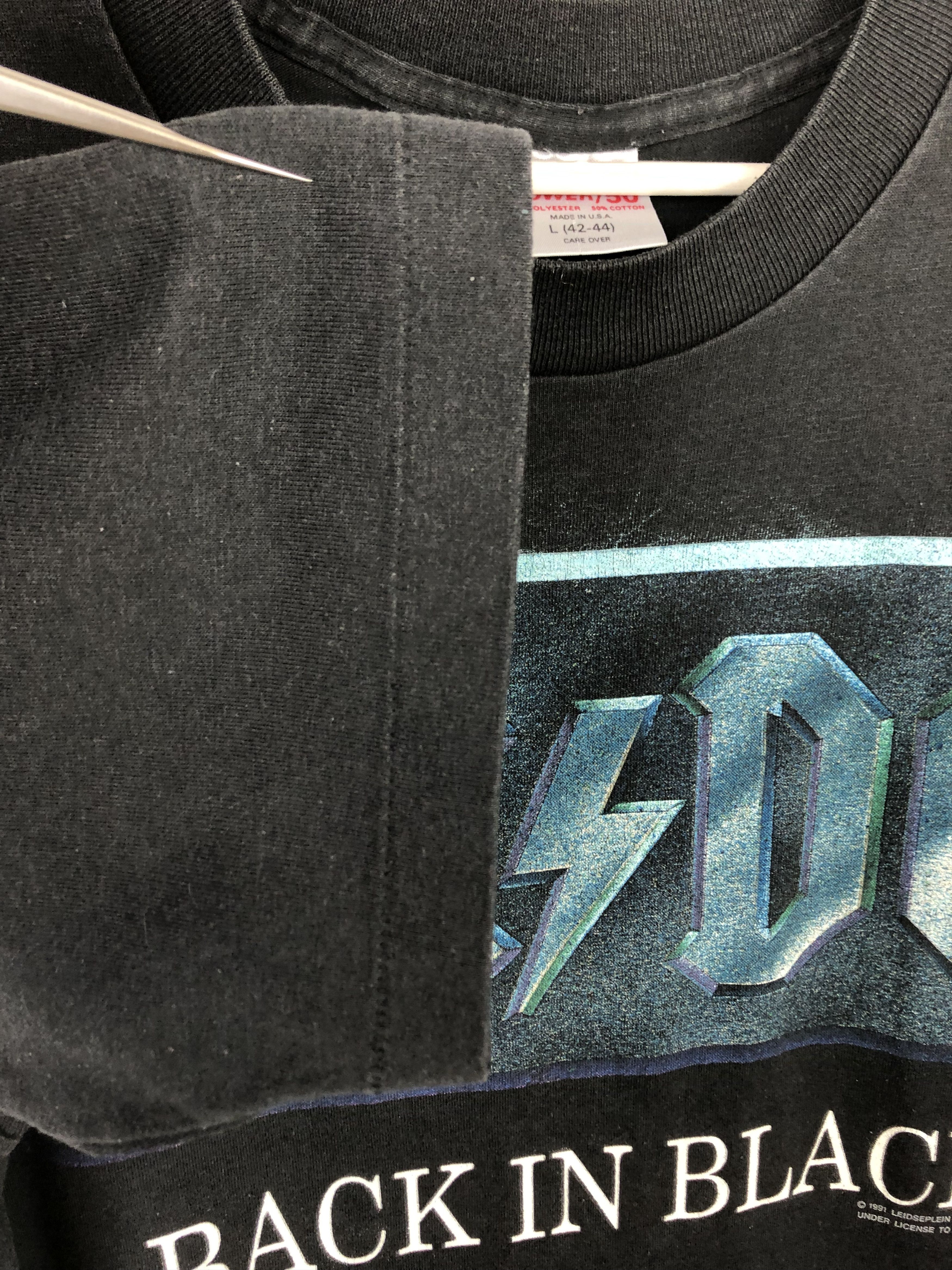 Vintage Vintage ACDC AC/DC 1991 World Tour Back in Black Shirt Tee Size US L / EU 52-54 / 3 - 5 Thumbnail