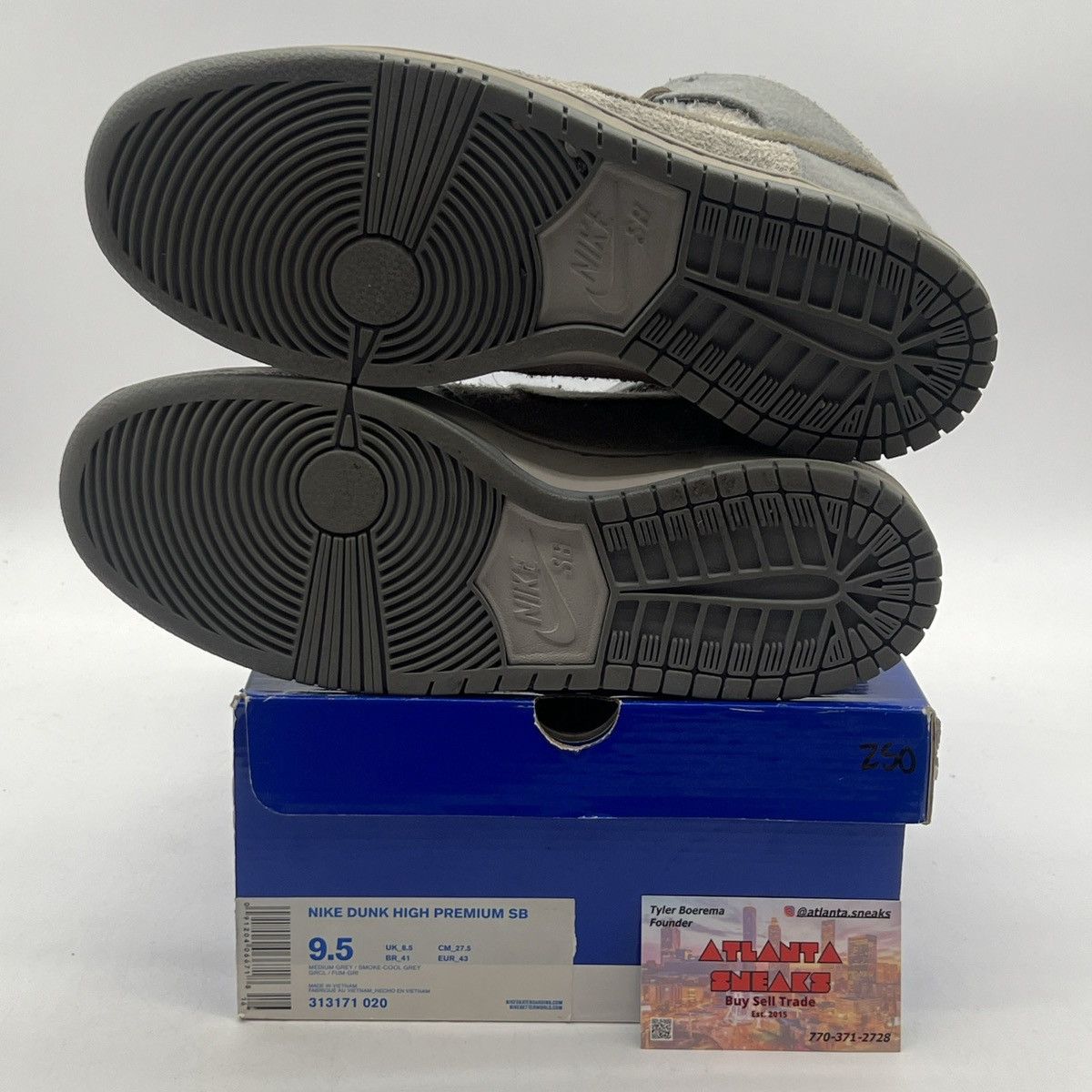 Nike Nike dunk high tauntaun Size US 9.5 / EU 42-43 - 8 Thumbnail