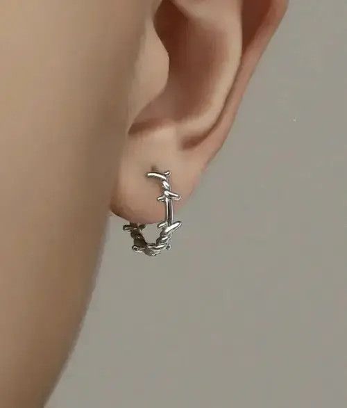 Sterling Silver Gothic Silver Thorns Hoops Earring (1 pair) Size ONE SIZE - 2 Thumbnail