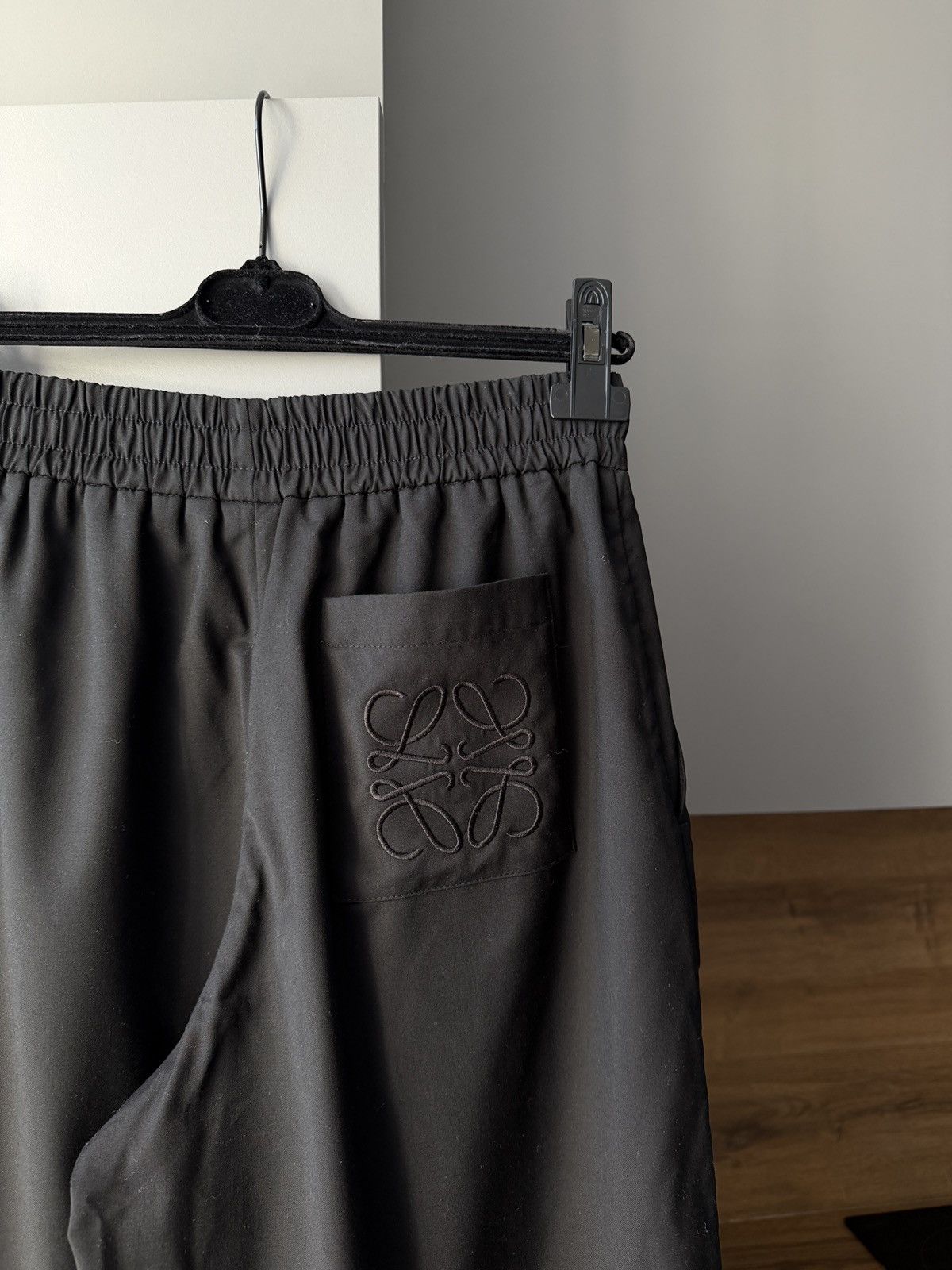 Loewe Loewe Cropped Anagram Embroidered Black Culottes Size 24" / US 00 / IT 34 - 2 Thumbnail