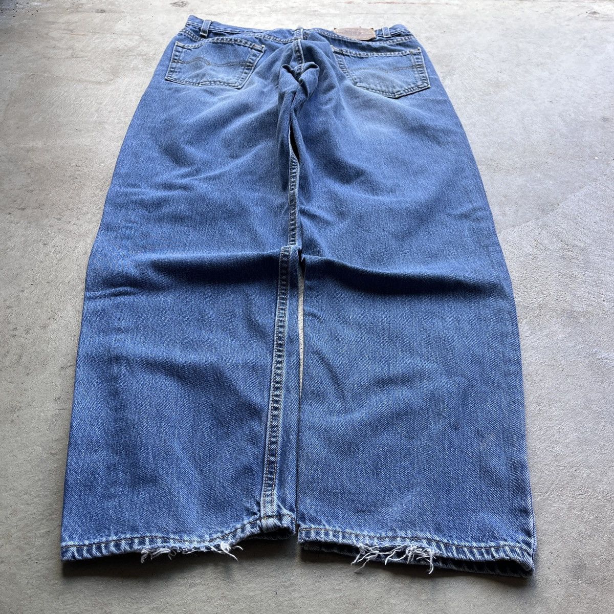 Levi's 2002 Levi’s 550 Relaxed-Fit Light-Washed Distressed Jeans Size US 36 / EU 52 - 1 Thumbnail