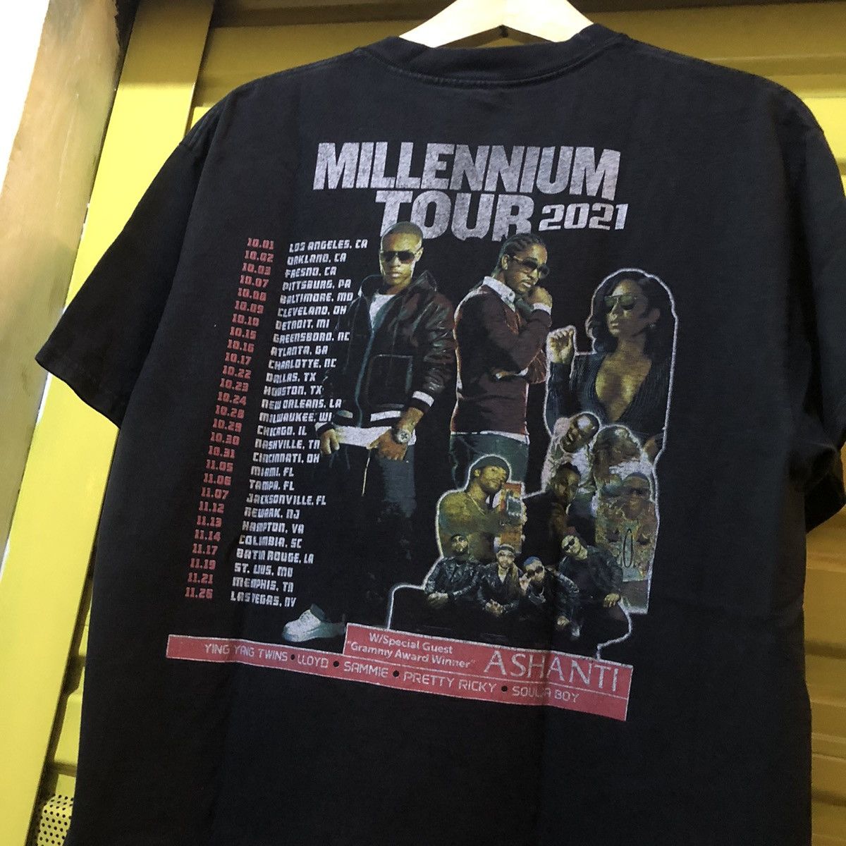 Band Tees Millenium Tour bow wow Omarion Tour tee Size US L / EU 52-54 / 3 - 5 Thumbnail