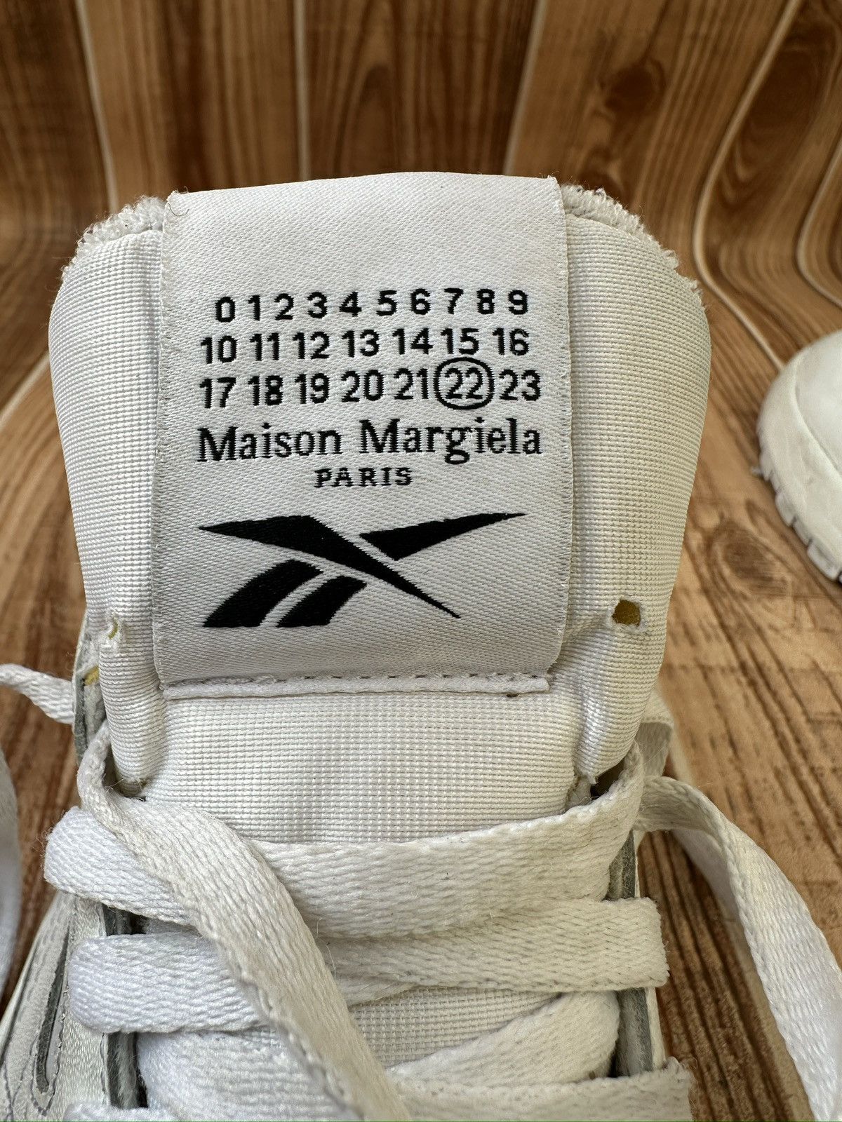 Maison Margiela × Reebok Reebok x Maison Margiela Classic Leather Tabi Sneakers Size US 9.5 / EU 42-43 - 16 Thumbnail