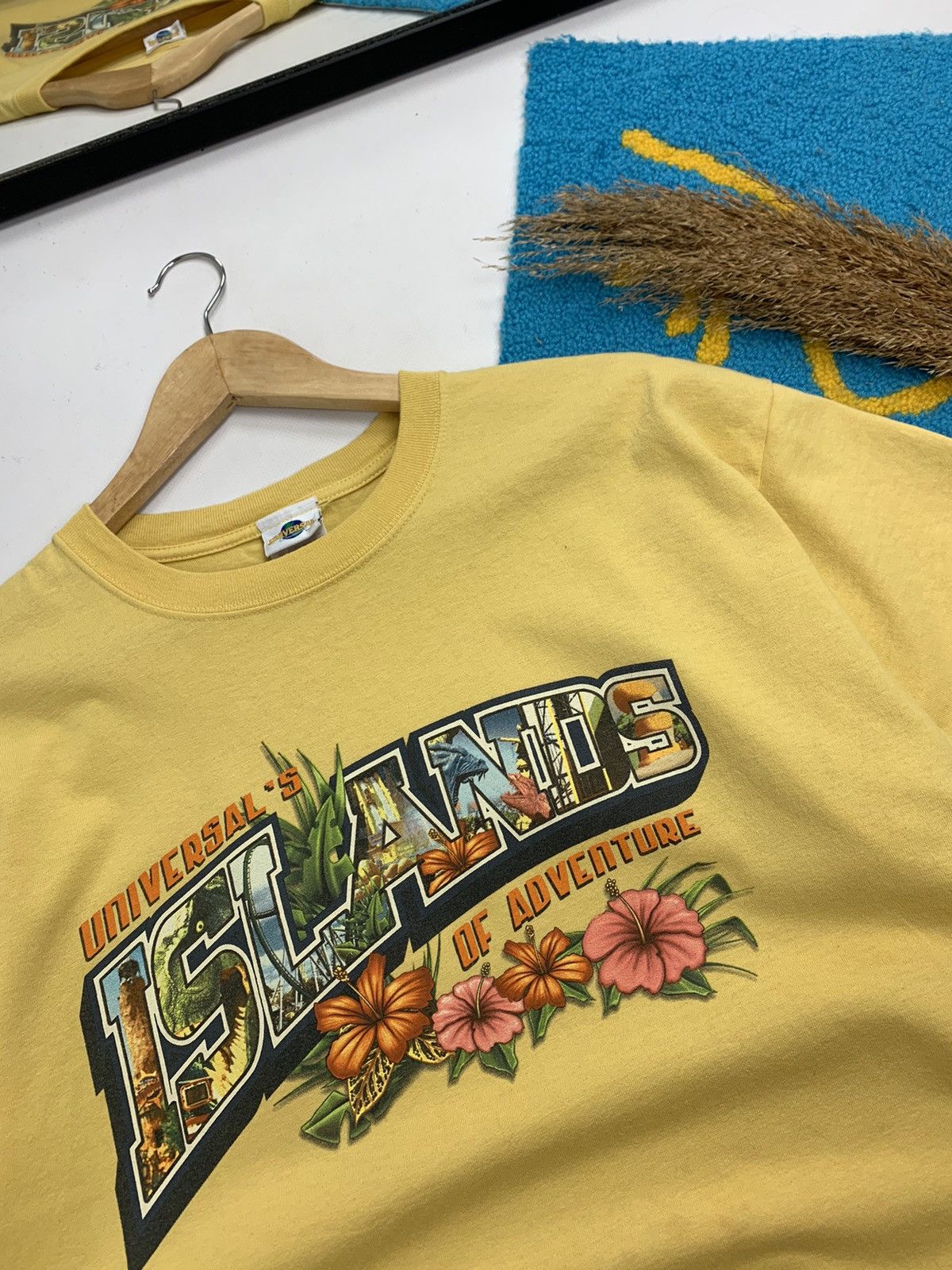 Universal Studios × Vintage Vintage Universal Studious Floral Print T-Shirt Size US L / EU 52-54 / 3 - 3 Thumbnail