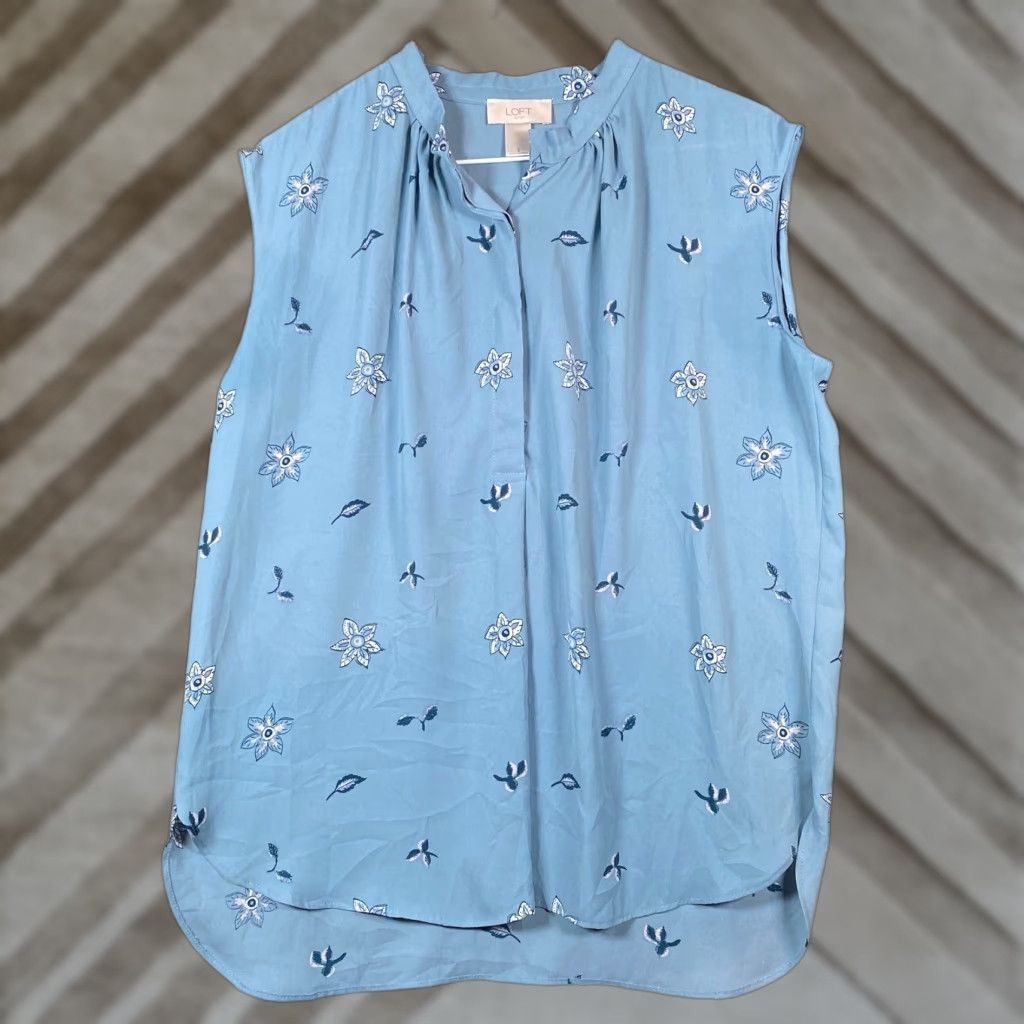 Loft LOFT Outlet Womens Blouse Blue Floral 1/4 Henley Sleeveless Flowy Stretch Small Size S / US 4 / IT 40 - 1 Thumbnail