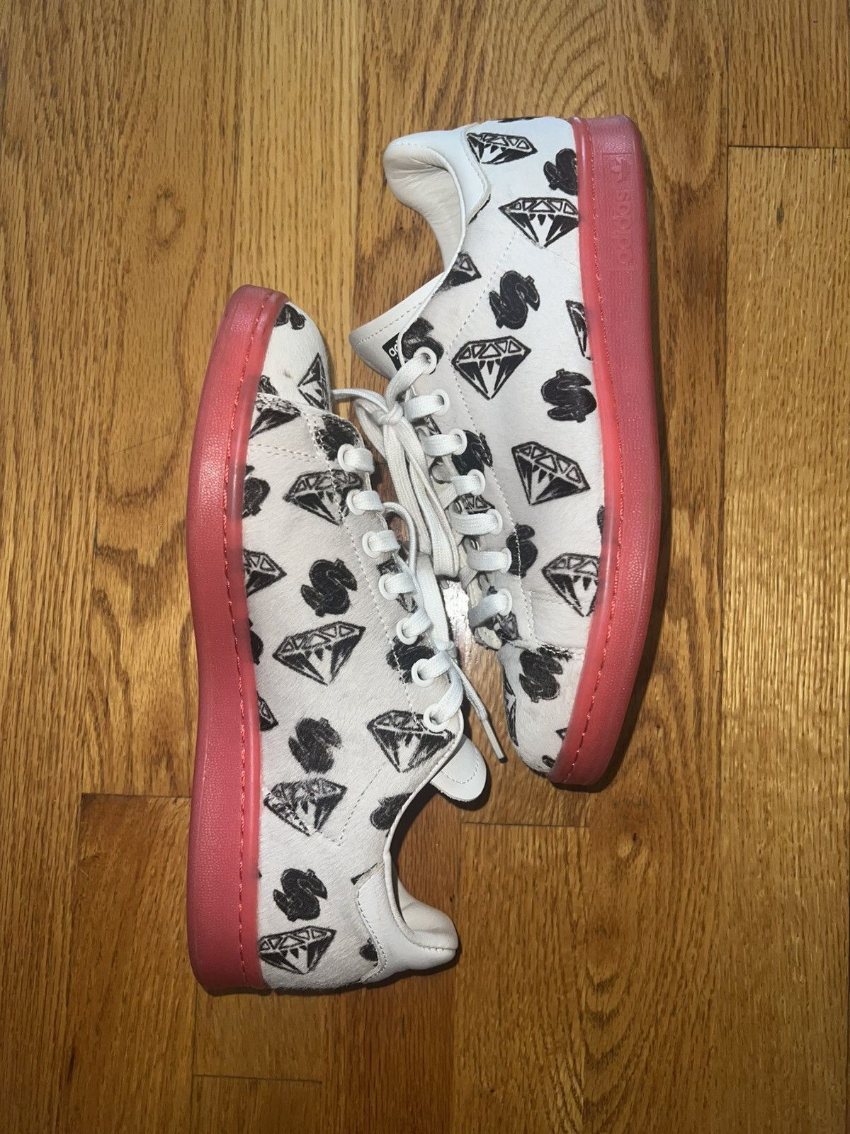 Adidas × Pharrell Adidas Stan Smith BBC Pharrell White Pony Hair (2015) Size US 7 / EU 40 - 3 Thumbnail