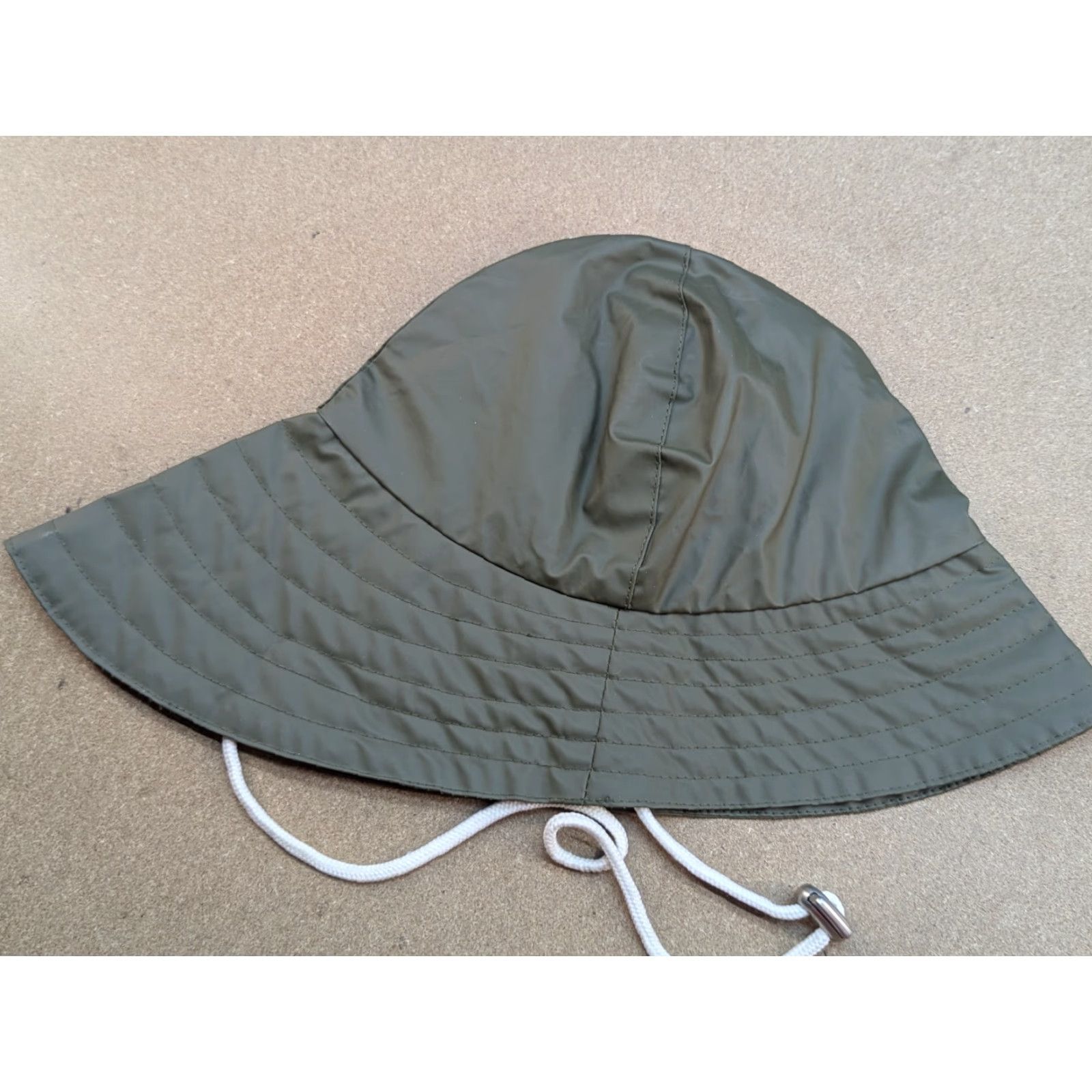 Ilse Jacobsen ilse Jacobsen Hornbaek Womens Green Bucket Hat One Size Waterproof Chin Strap Hat Woman Green Bucket Hat Chin Strap Waterproof Size ONE SIZE - 2 Thumbnail