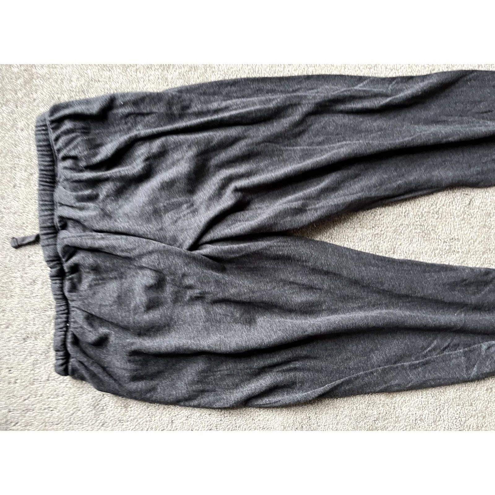 Victoria's Secret Victoria's Secret PINK Sweatpants Women Size Medium Black Graphic Color Size 32" / US 10 / IT 46 - 4 Thumbnail