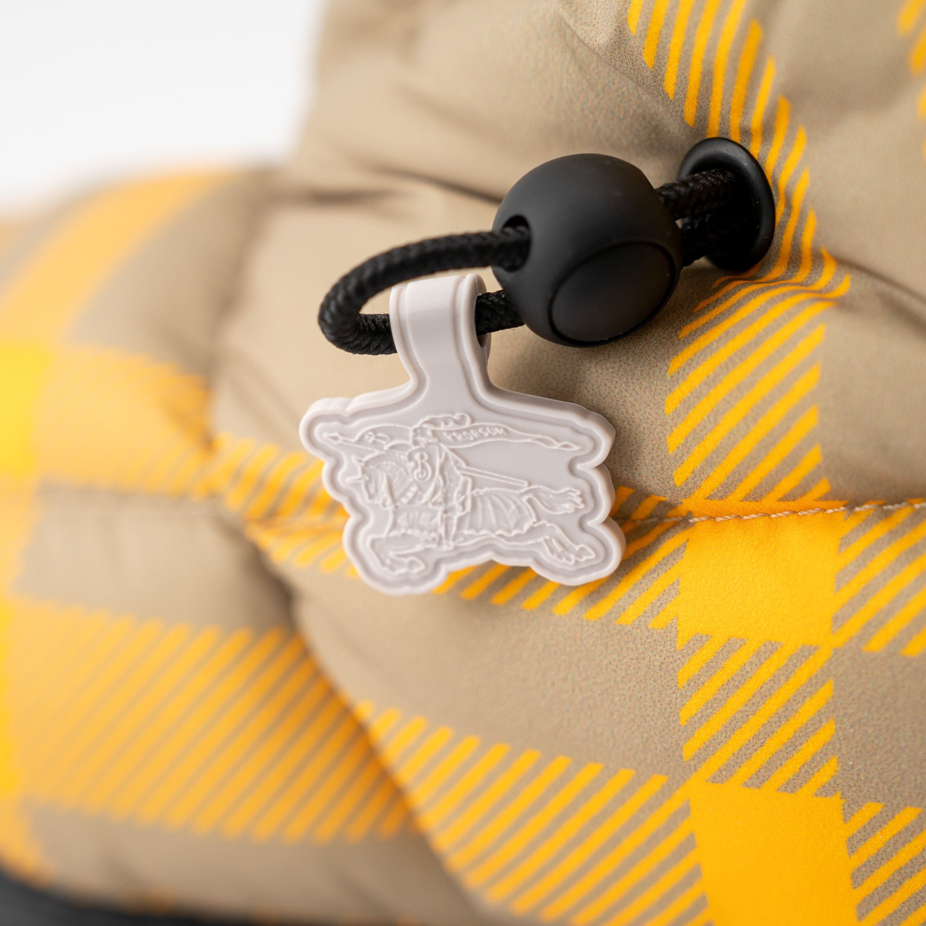 Burberry 41 8us Burberry Pillow Boots Yellow Check Padded Drawstring Size US 8 / EU 41 - 5 Thumbnail