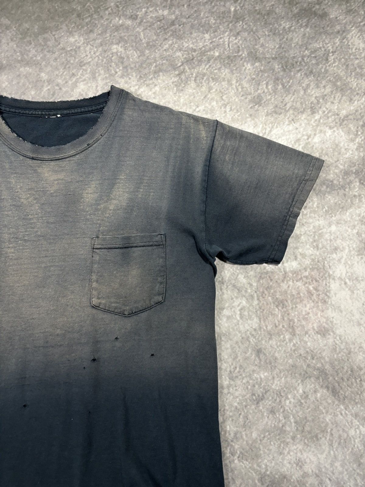 Vintage Thrashed Vintage Blank Tee Faded Distressed Bleach Sun 1990s Size US M / EU 48-50 / 2 - 10 Thumbnail