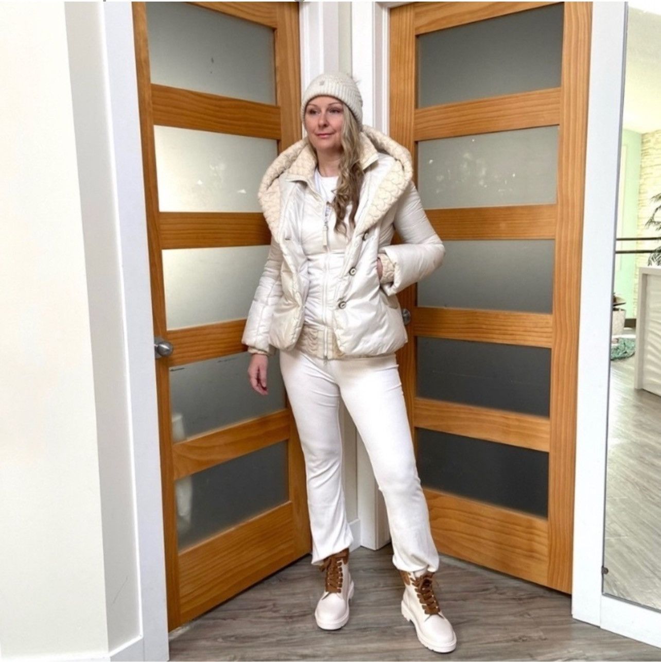 Mackage MACKAGE puffer jacket Xs luxury jacket w cable knit sweater Size XS / US 0-2 / IT 36-38 - 3 Thumbnail
