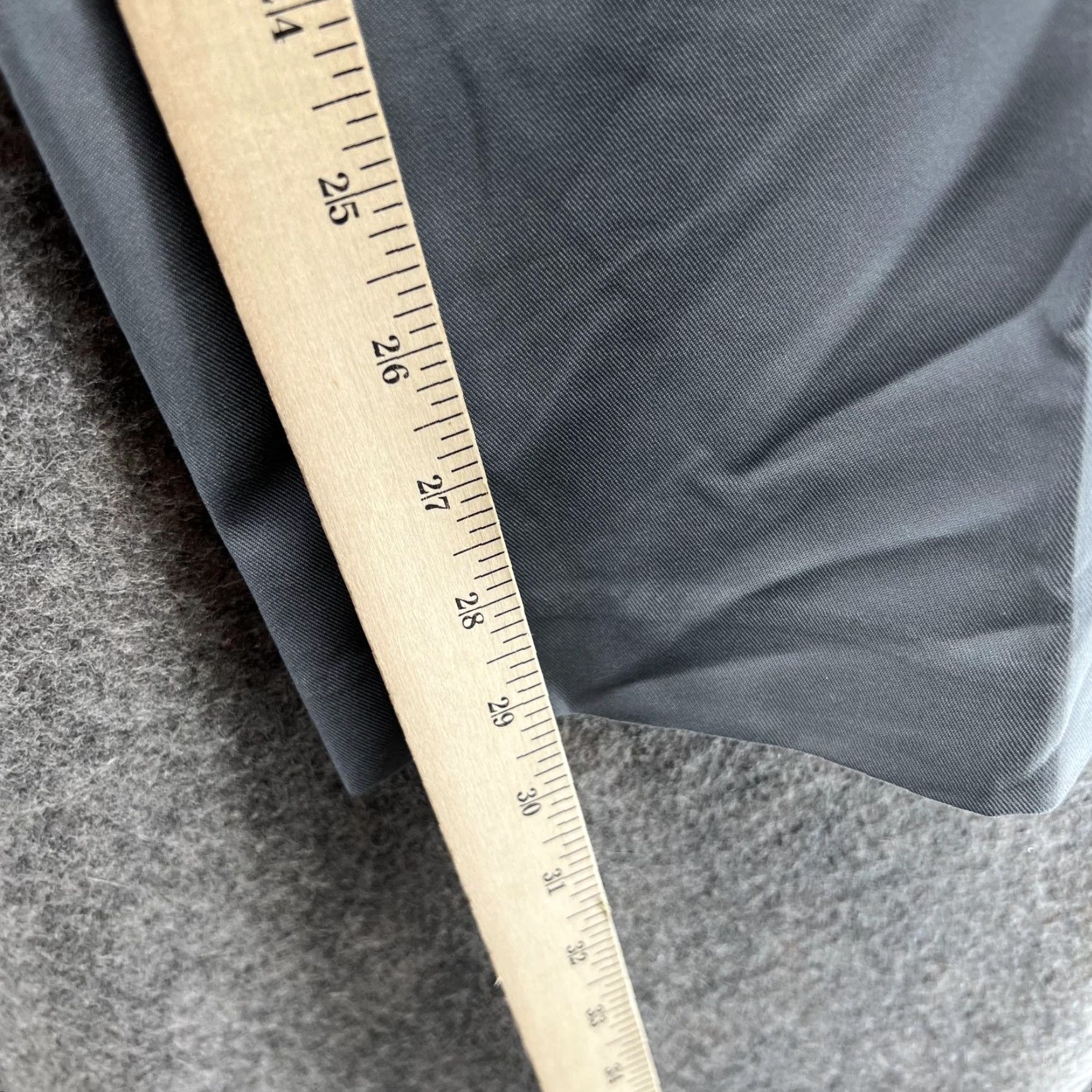 Izod IZOD Pants Men 33x30 Gray Chino Pleated Regular Rise Mid-Formal Slim Hang Straight Pocket Trousers Size US 33 - 6 Thumbnail