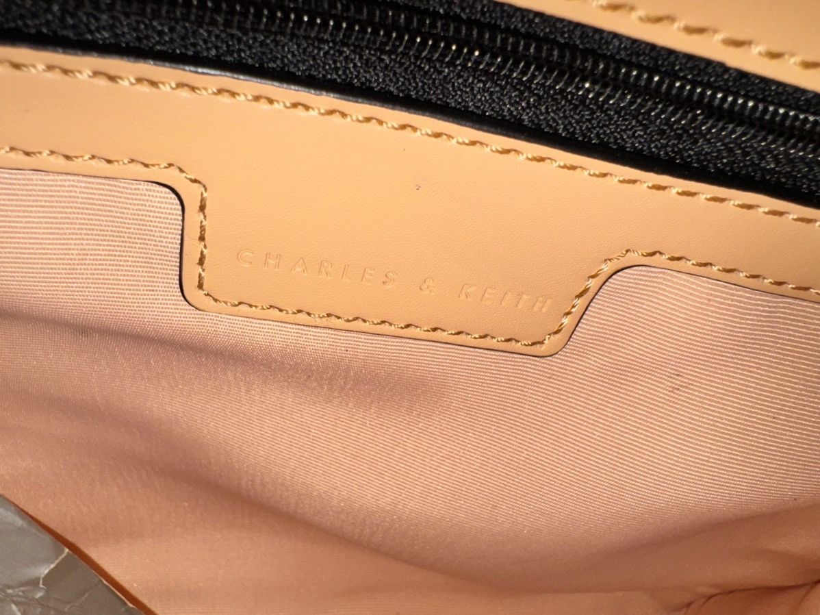 Other Charles & Keith Top Handel Bag Size ONE SIZE - 6 Thumbnail