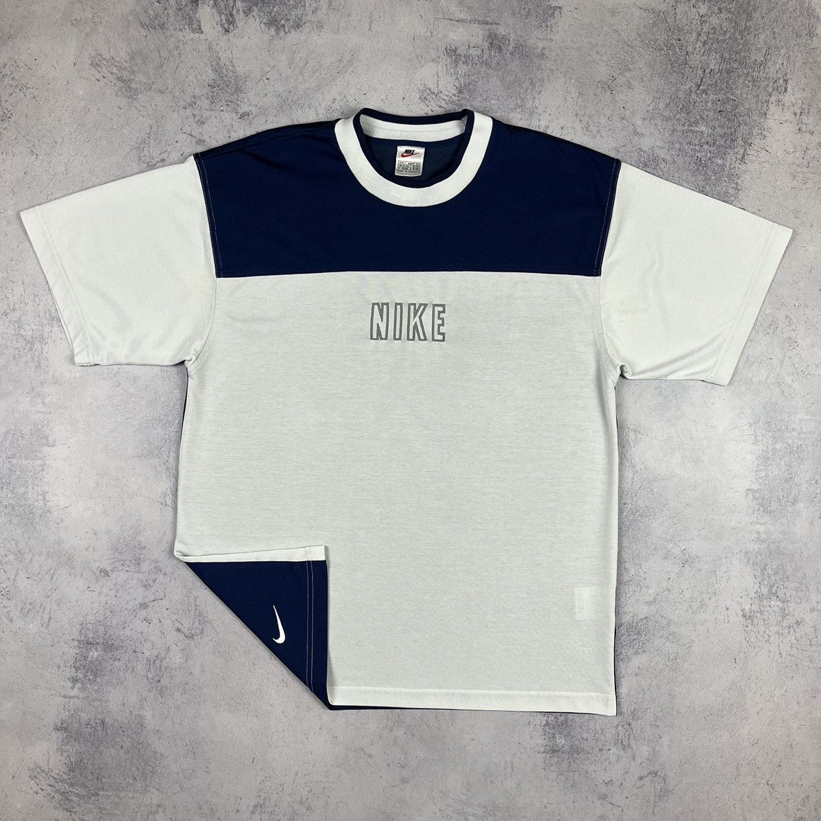 Nike Vintage Nike rare big logo jersey tee 90's Size US L / EU 52-54 / 3 - 2 Thumbnail