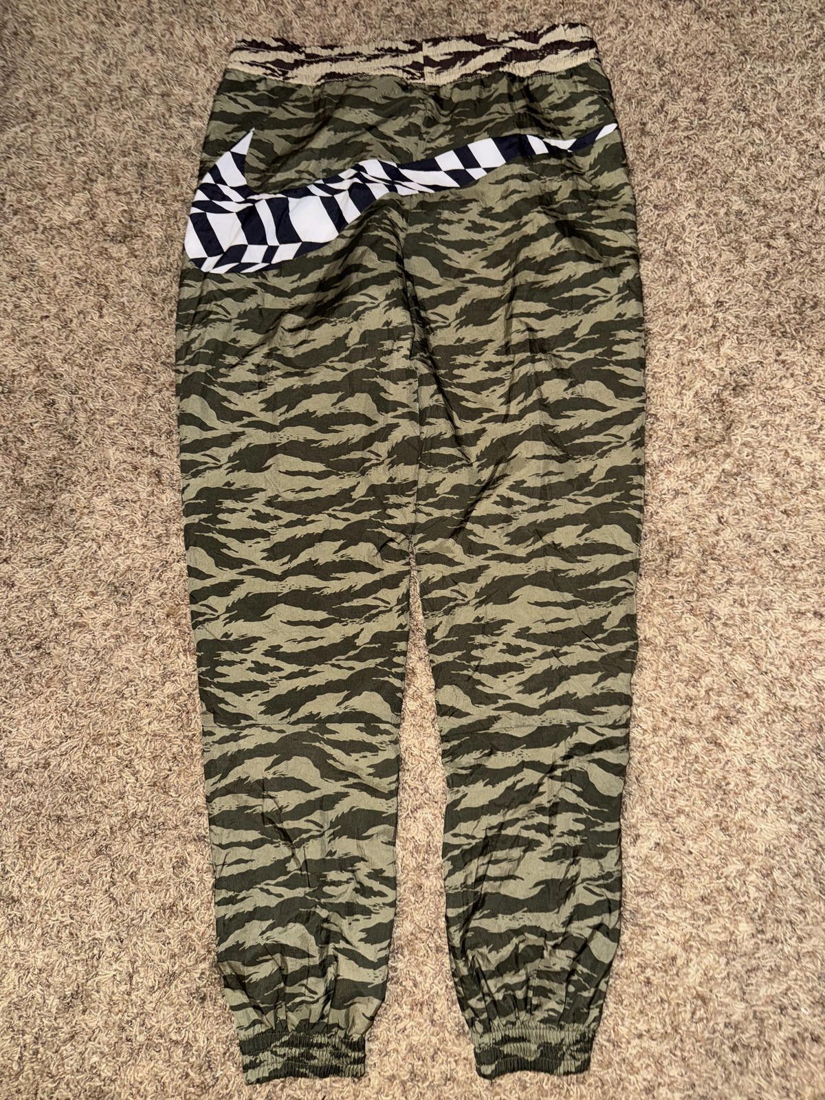 Nike Nike Swoosh Men’s Woven Camo Amplified Swoosh Pants Size US 30 / EU 46 - 5 Thumbnail