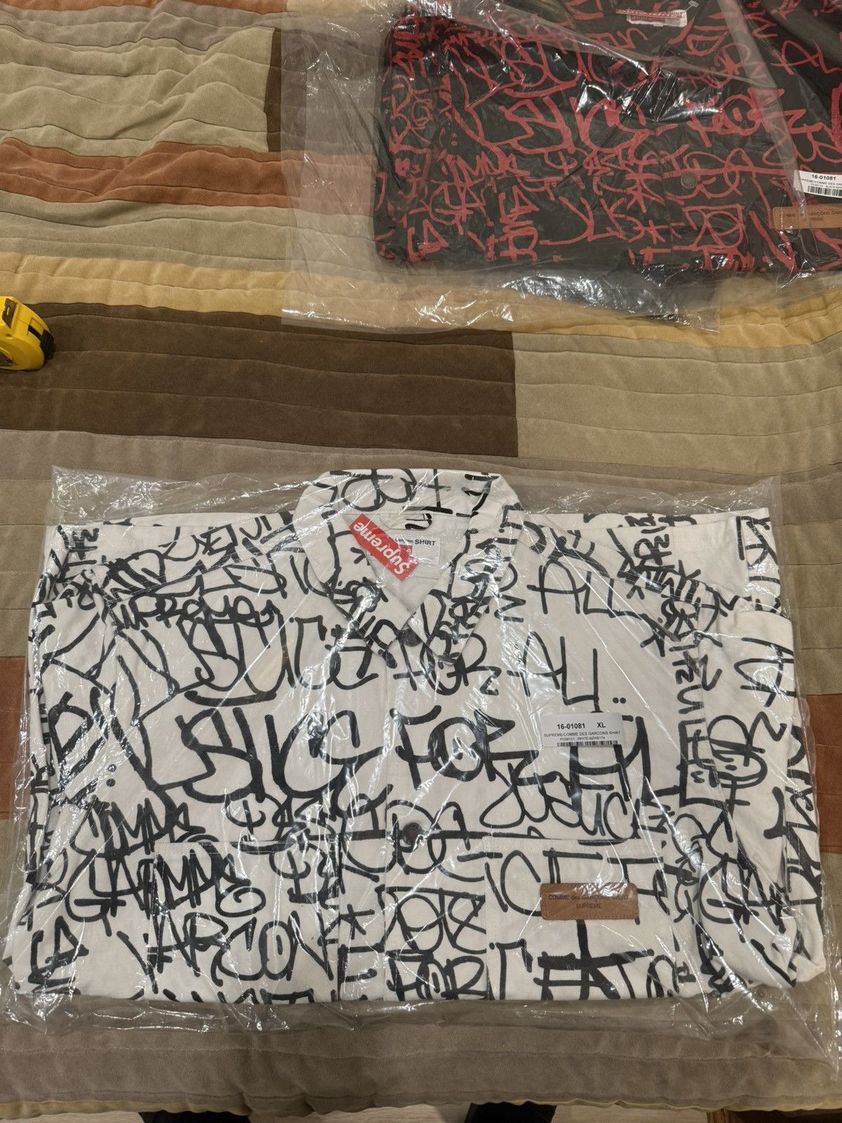 Comme des Garcons SHIRT × Supreme Supreme x CDG Printed Canvas Chore Coat White FW18 Size US XL / EU 56 / 4 - 3 Thumbnail