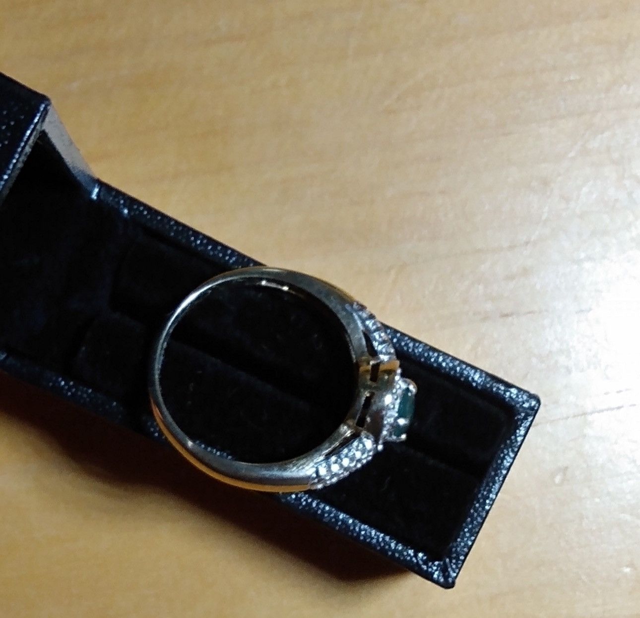 Other 10k real gold. Genuine emerald and diamonds. Size ONE SIZE - 5 Thumbnail