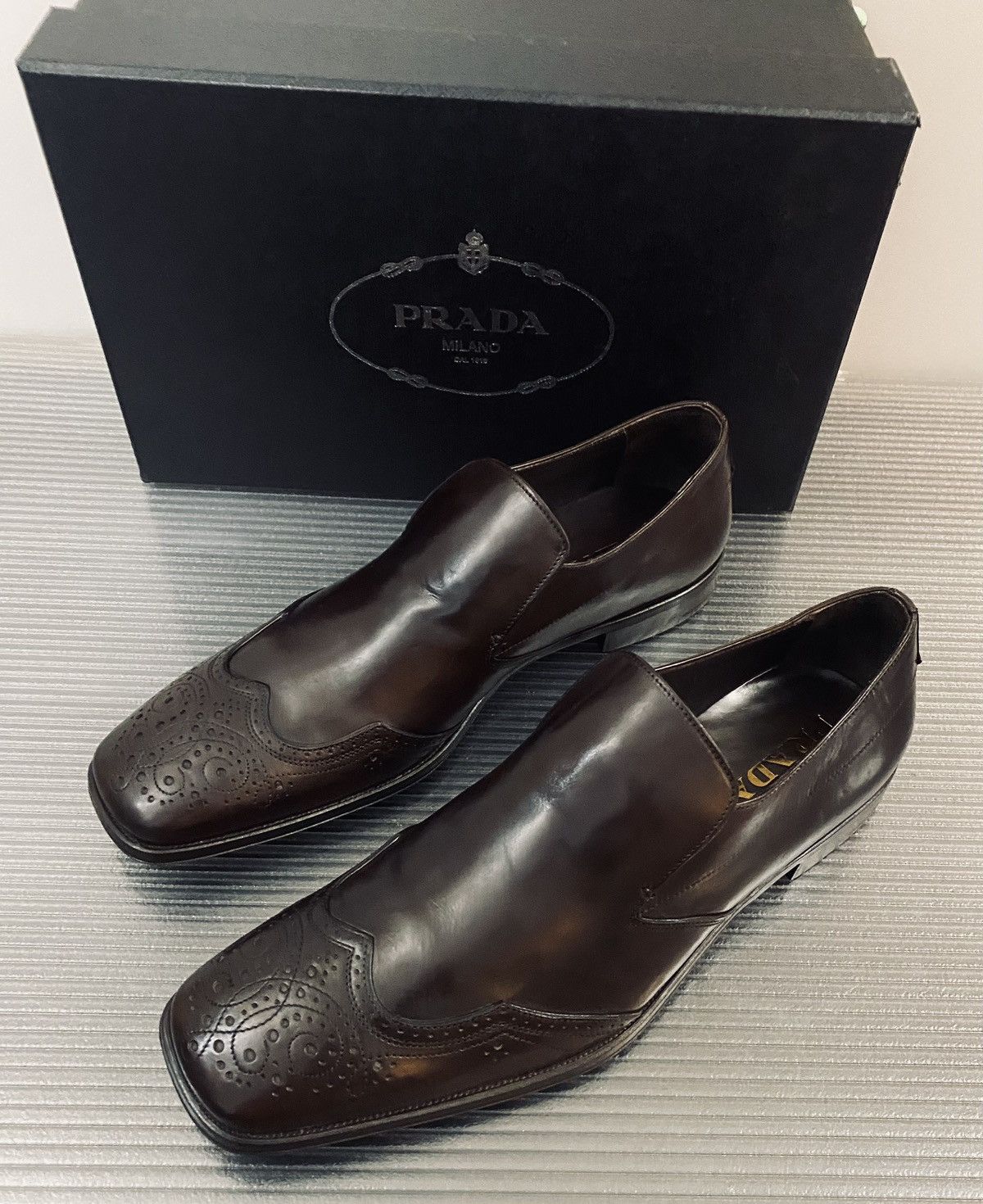 Prada Prada 🇮🇹 dk brown calf wingtip toe medallion loafer 9.5 NEW Size US 9.5 / EU 42-43 - 9 Thumbnail