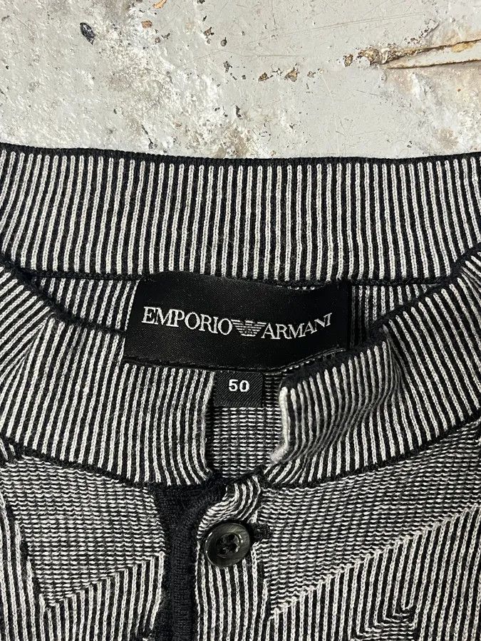 Emporio Armani 2000s Emporio Armani Grey Geometrical Henley Longsleeves Size US S / EU 44-46 / 1 - 8 Thumbnail