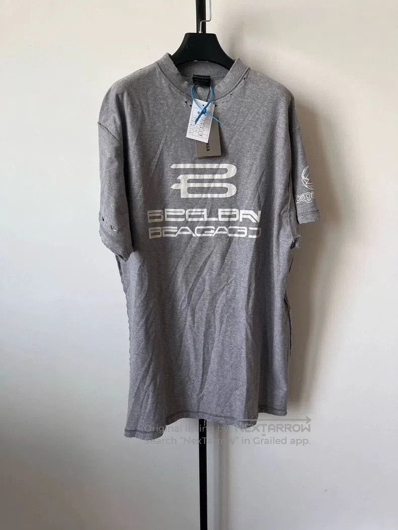 Balenciaga Balenciaga AI Generated Distressed Tee. Size US M / EU 48-50 / 2 - 1 Thumbnail