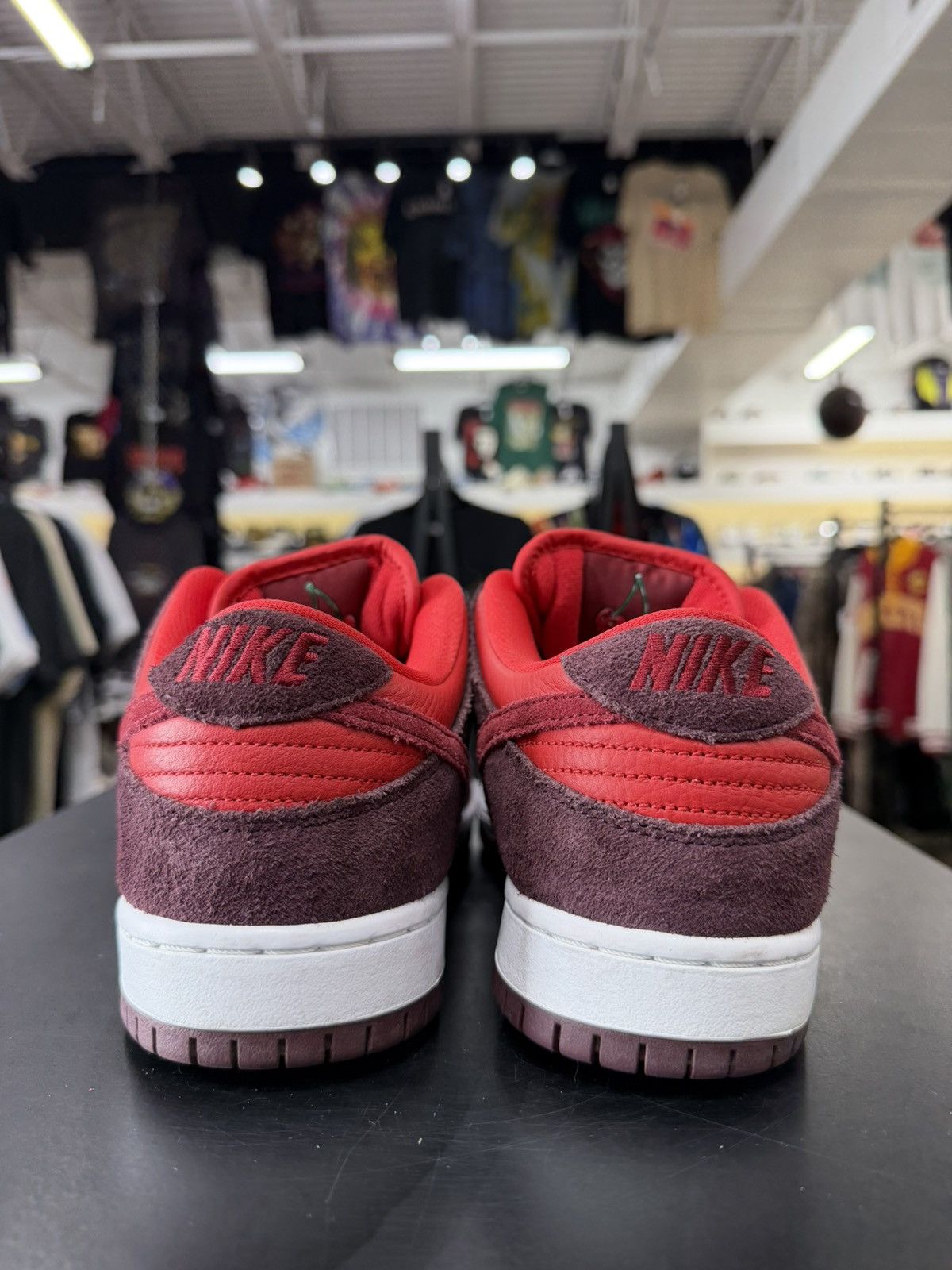 Nike Nike SB Dunk Low Cherry Size 9.5 (2022) Size US 9.5 / EU 42-43 - 5 Thumbnail