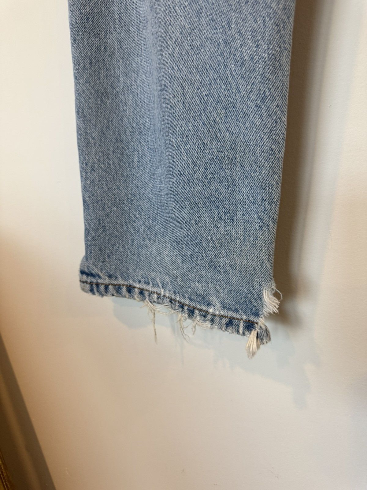 Levi's Vintage Clothing Vintage Levi’s 550 Light Wash Distressed Jeans, W35 x L31 Size US 35 - 9 Thumbnail