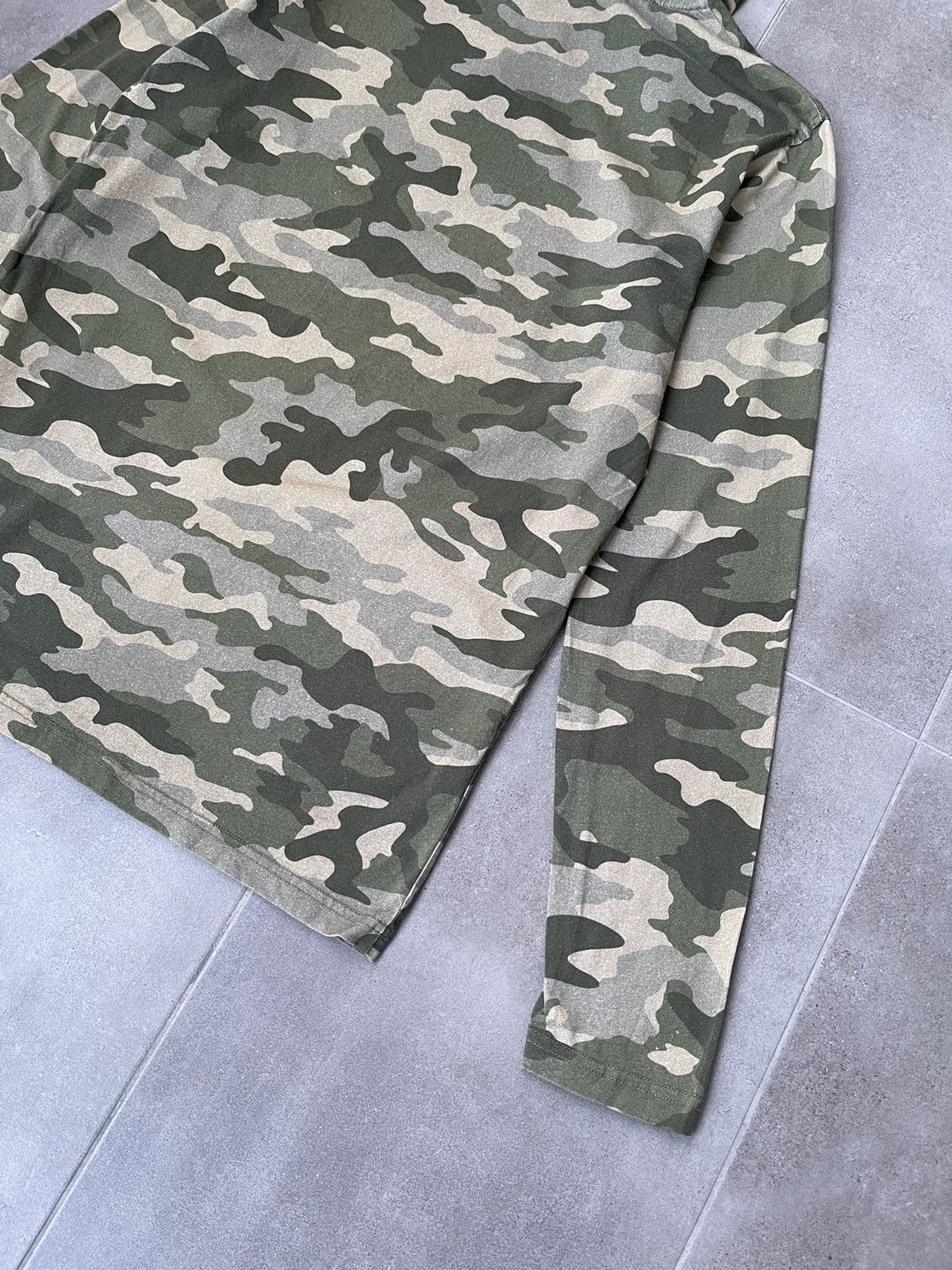 Balmain AW17 Balmain Logo Camo Print Thin Hoodie Size US S / EU 44-46 / 1 - 15 Thumbnail