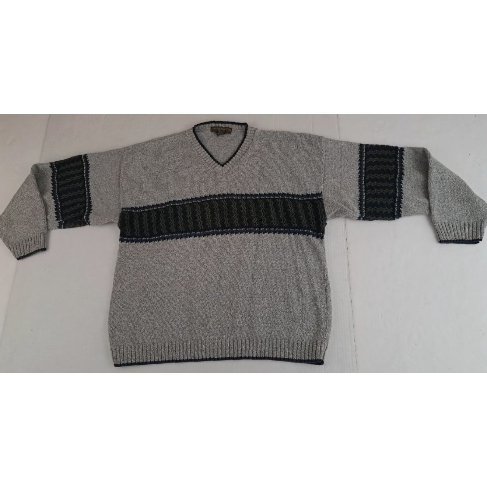 Vintage VINTAGE Liberty Sweater Knit V-Neck Pullover Unisex Adults XL Gray-Black-Green Cotton Knit Long Sleeve 25in 24in Pit to Pit USA Made Size US XL / EU 56 / 4 - 3 Thumbnail
