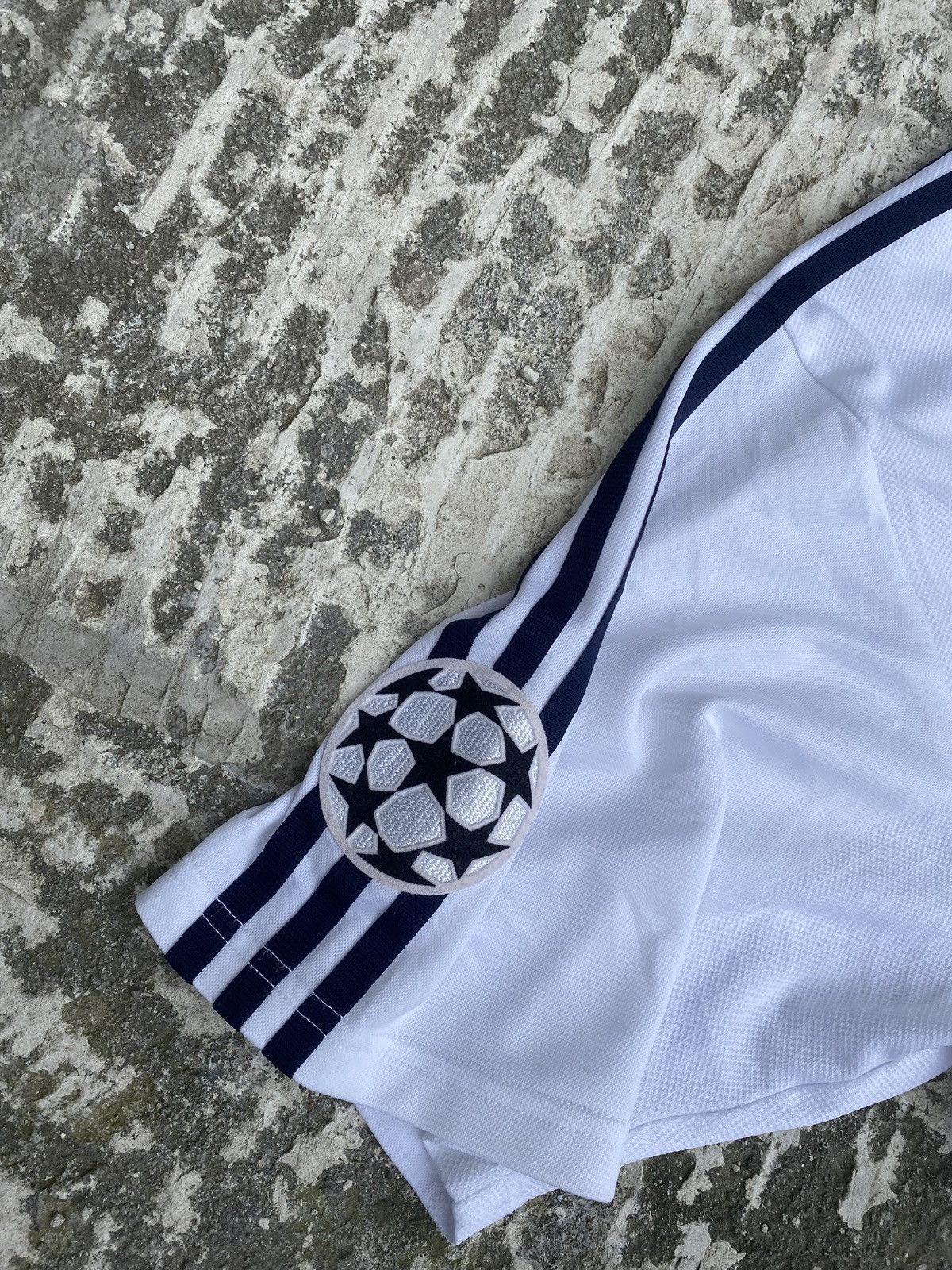 Adidas VINTAGE ADIDAS REAL MADRID CHANPIONS LEAGUE 2002/2003 Size US XL / EU 56 / 4 - 2 Thumbnail