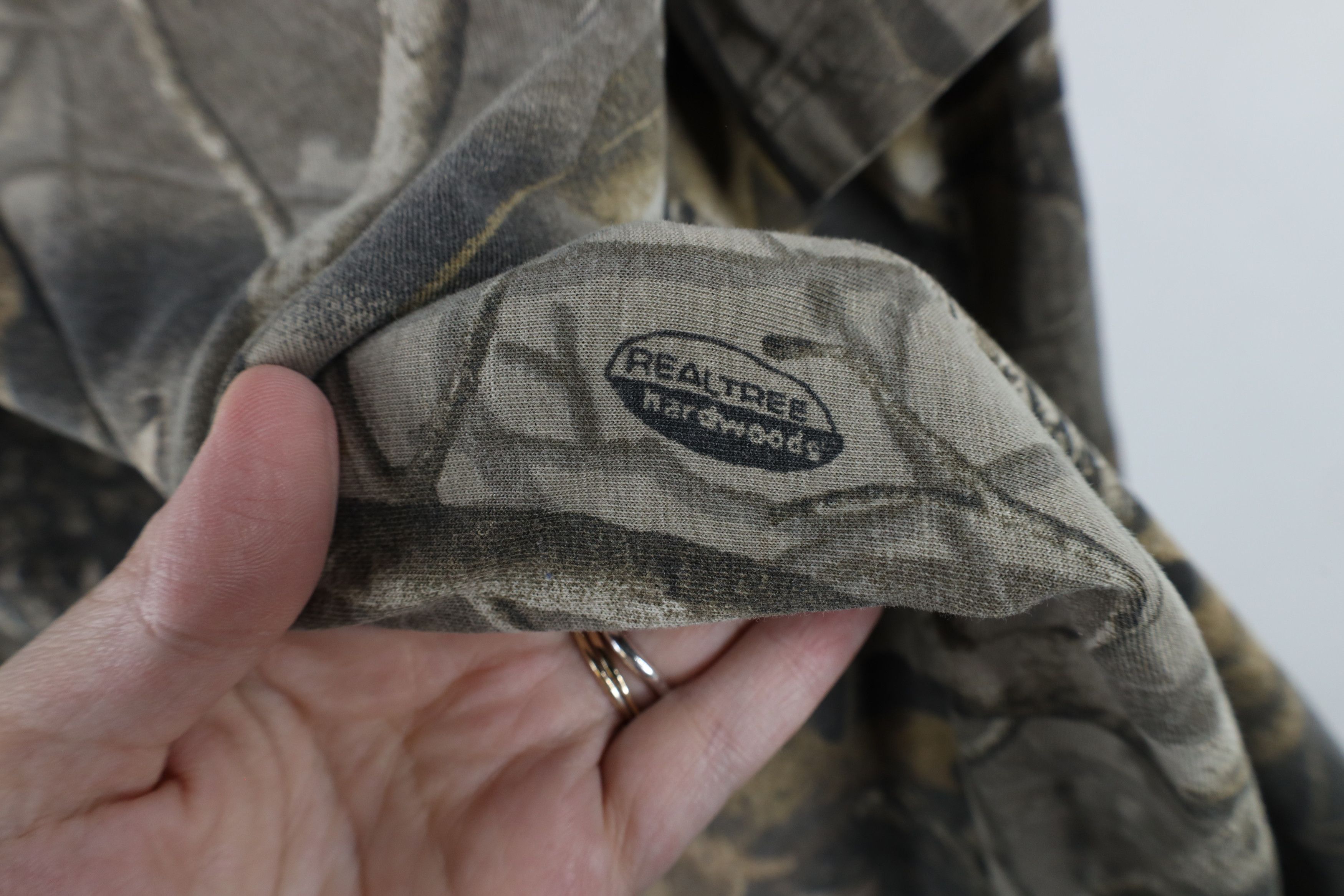 Vintage Vintage 90s Streetwear Realtree Camouflage Pocket T-Shirt Size US XXL / EU 58 / 5 - 4 Thumbnail