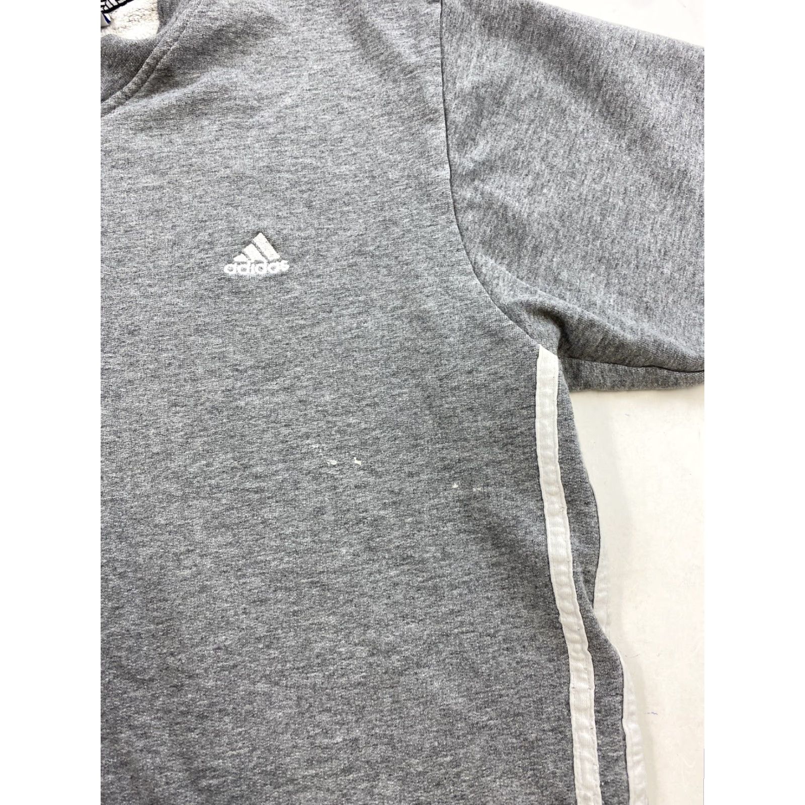 Adidas VINTAGE adidas Sweatshirt Shirt Men's Small Gray V-Neck 90s Short Sleeve Mens Size US S / EU 44-46 / 1 - 3 Thumbnail