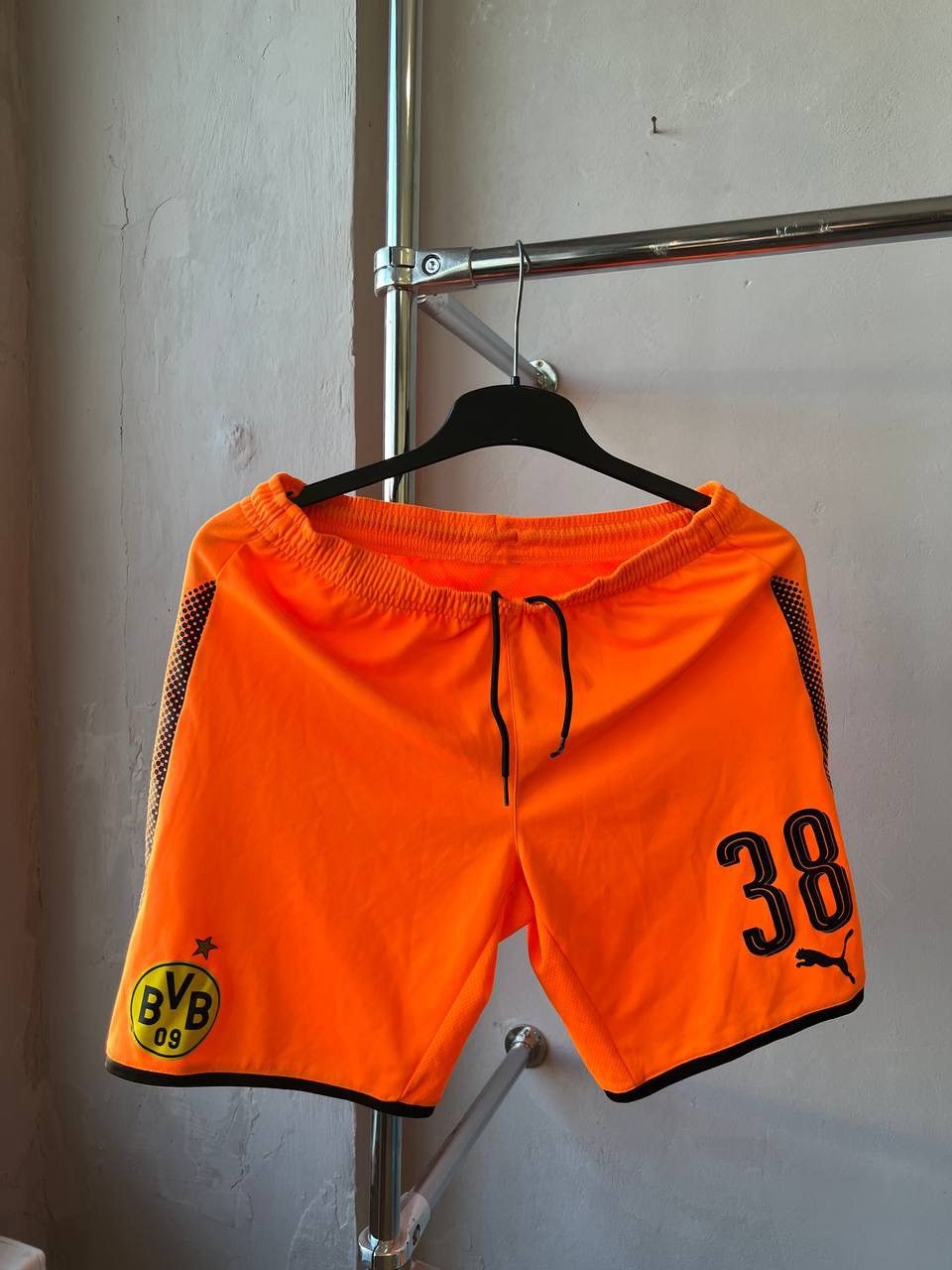Puma 2017/18 BORUSSIA DORTMUND #38 BURKI GK SOCCER JERSEY/SHORTS Size US S / EU 44-46 / 1 - 12 Thumbnail