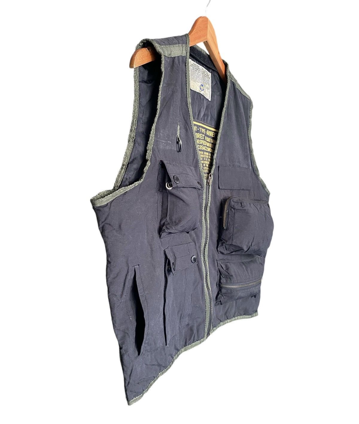 Avirex Vtg AVIREX Tank Top Multi Pockets (L) Size US L / EU 52-54 / 3 - 3 Thumbnail
