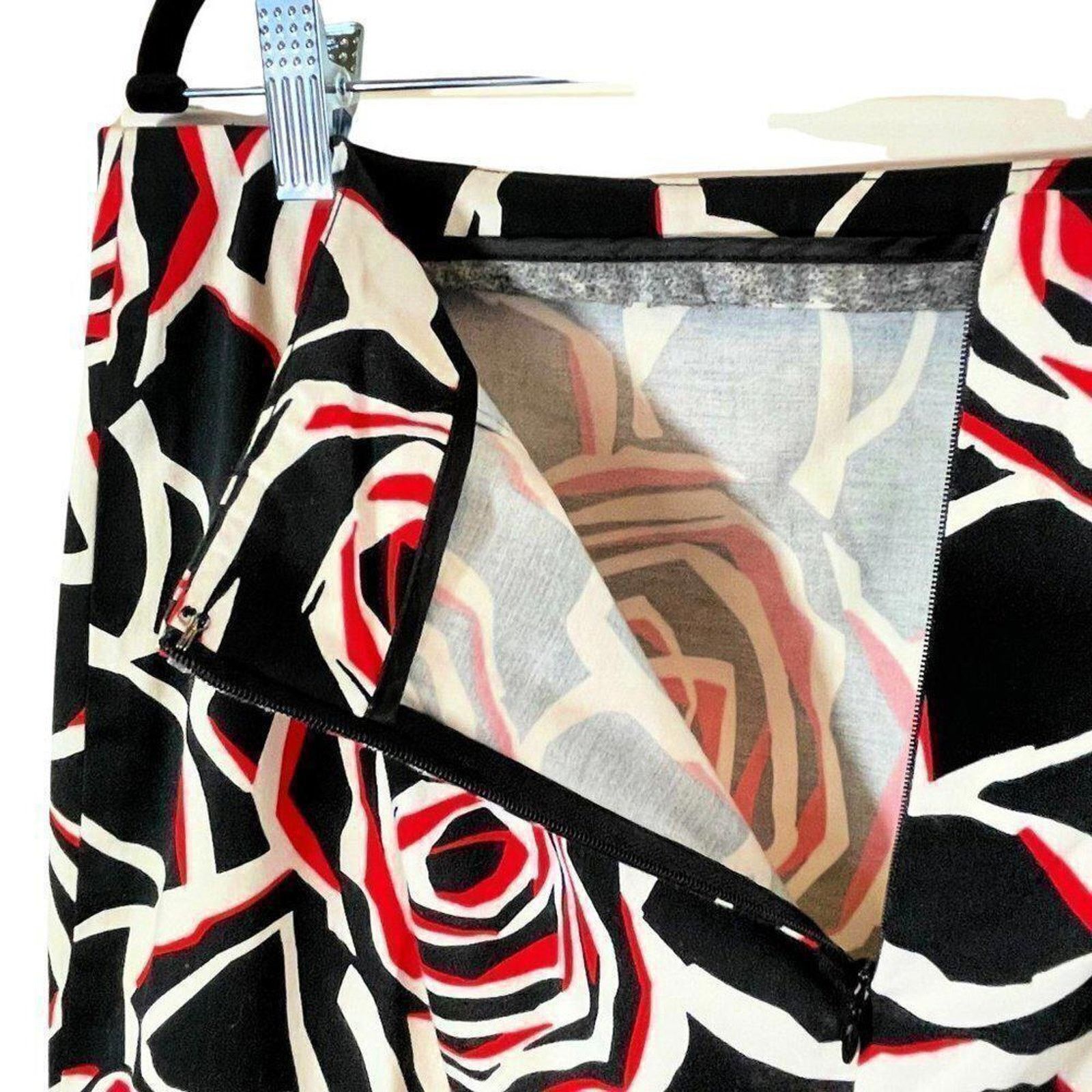 Designer Jones Wear Stretch Rose Print Skirt - Black, Red & Cream Size 32" / US 10 / IT 46 - 5 Thumbnail