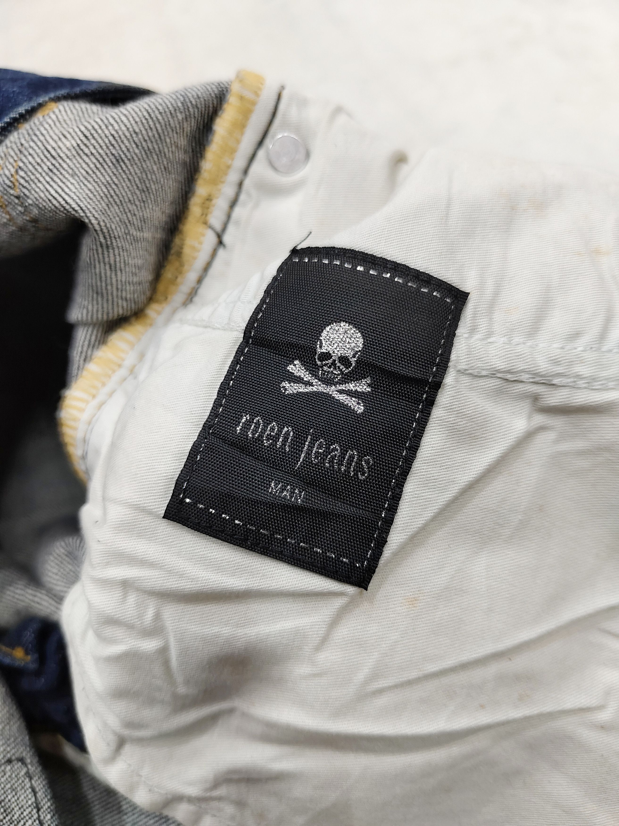 Roen 00s Roen- Rock Archive Swarovski Skull Crossbone Slim Jeans Size US 34 / EU 50 - 11 Thumbnail