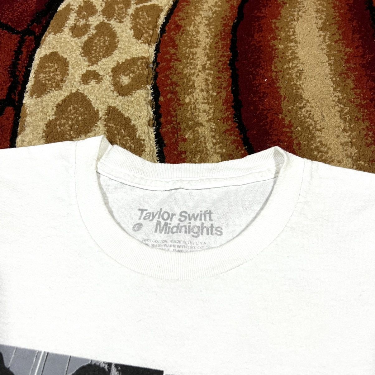 Band Tees Vintage Thrashed Faded Taylor Swift Tour T Shirt Size US L / EU 52-54 / 3 - 4 Thumbnail