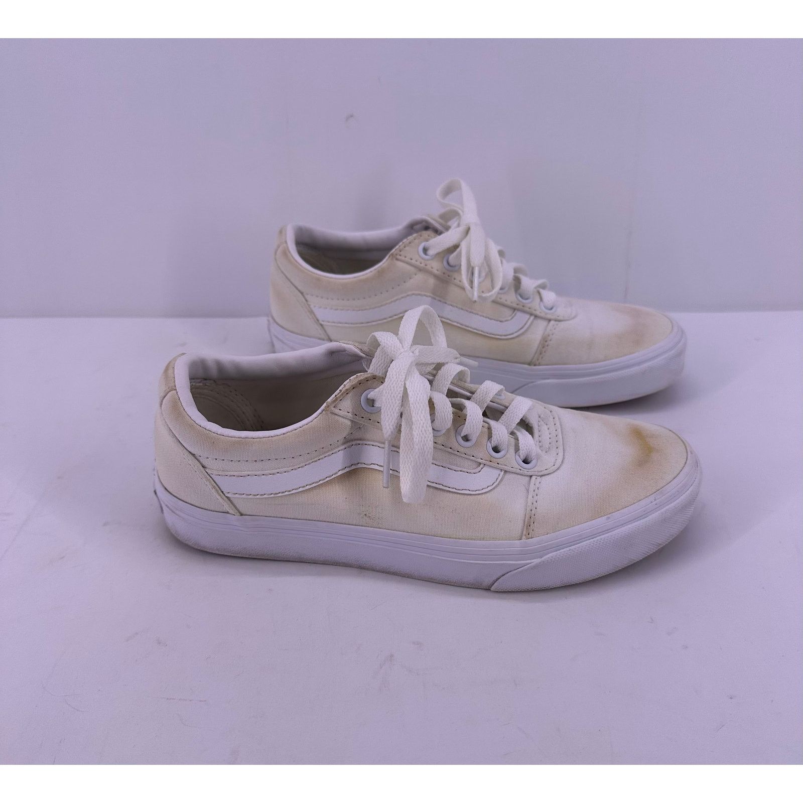 Vans Vans White Low Top Shoes Size 7 women’s Size US 7 / IT 37 - 4 Thumbnail