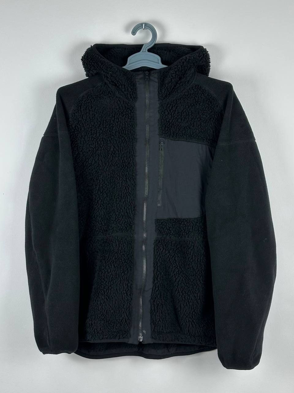 Uniqlo × White Mountaineering Uniqlo White Mountaineering Black Hooded Fleece Jacket Size US XL / EU 56 / 4 - 1 Thumbnail