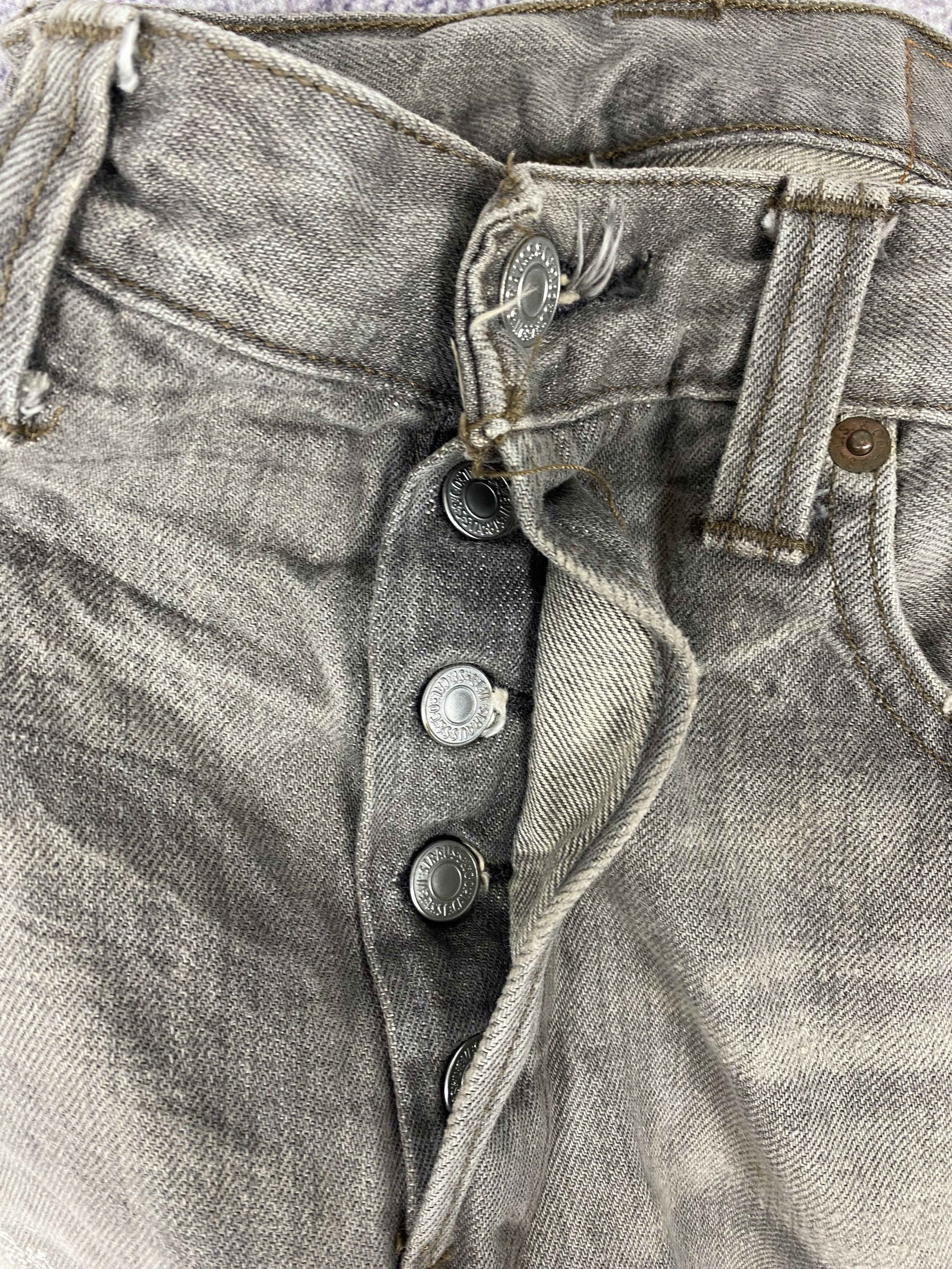 Levi's Vintage Levi's 501 Distressed Denim Jeans P0477 Size US 32 / EU 48 - 19 Thumbnail