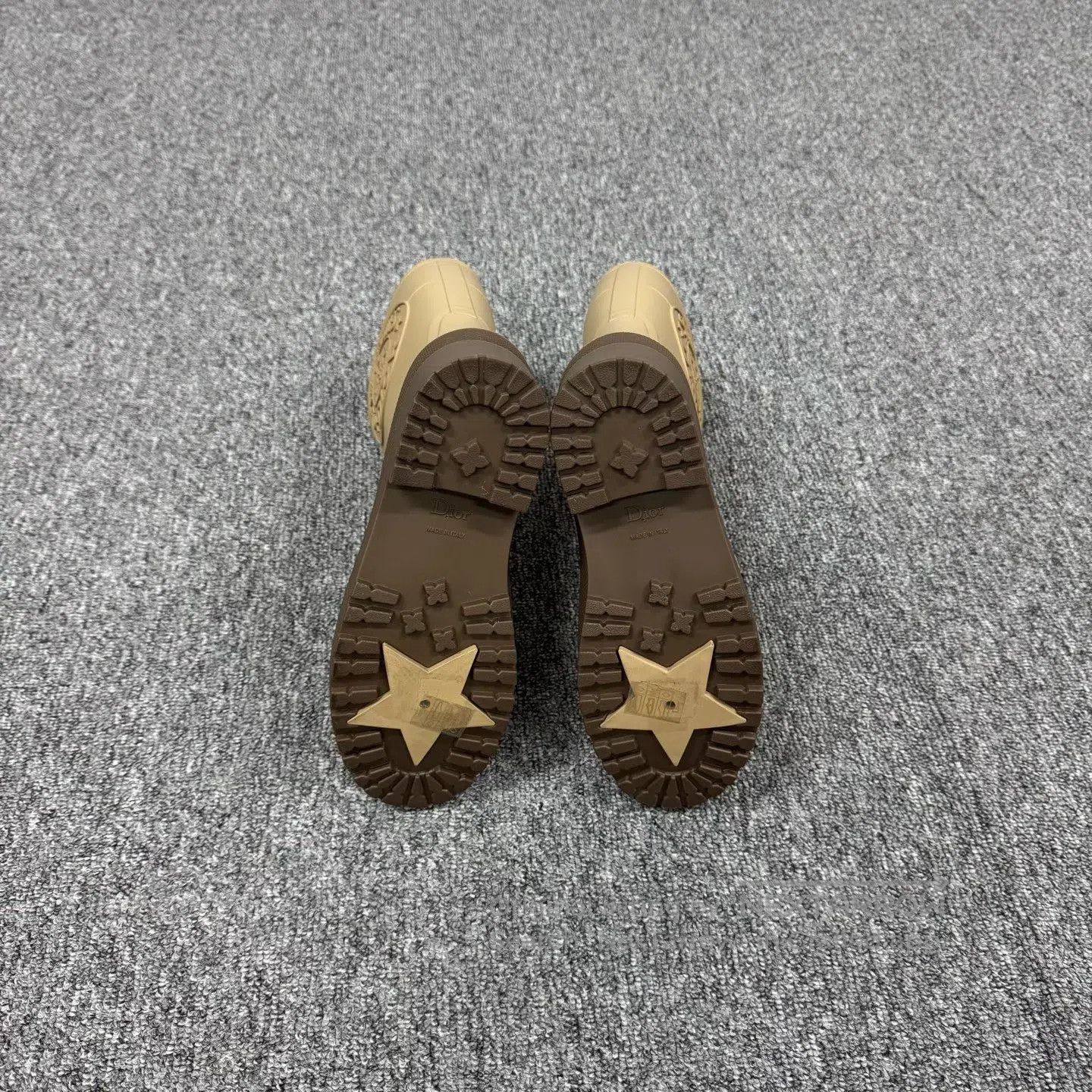 Dior Dior Three-dimensional letter logo with full printing; mid Size US 6.5 / IT 36.5 - 5 Thumbnail