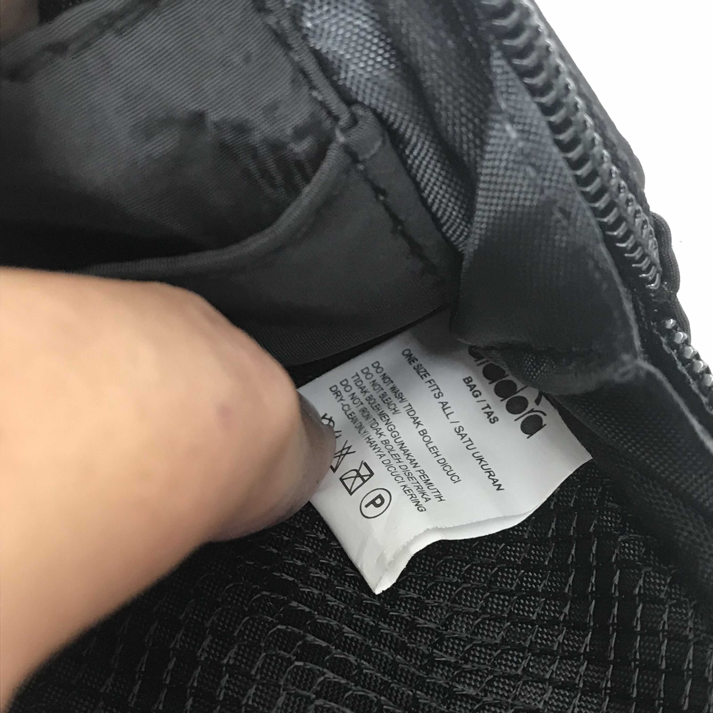Diadora Diadora Gristi Shoulder black Bag Nylon bag material Size ONE SIZE - 11 Thumbnail