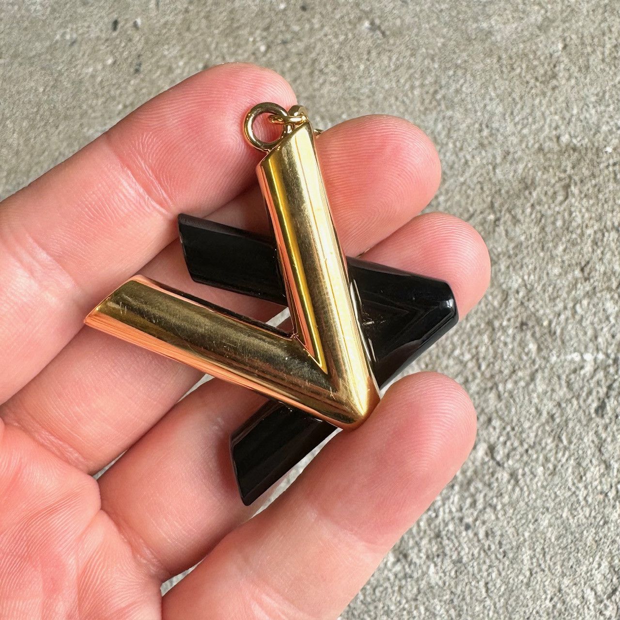 Louis Vuitton Louis Vuitton Gold Black LV Twist Key Holder Bag Charm Size ONE SIZE - 7 Thumbnail