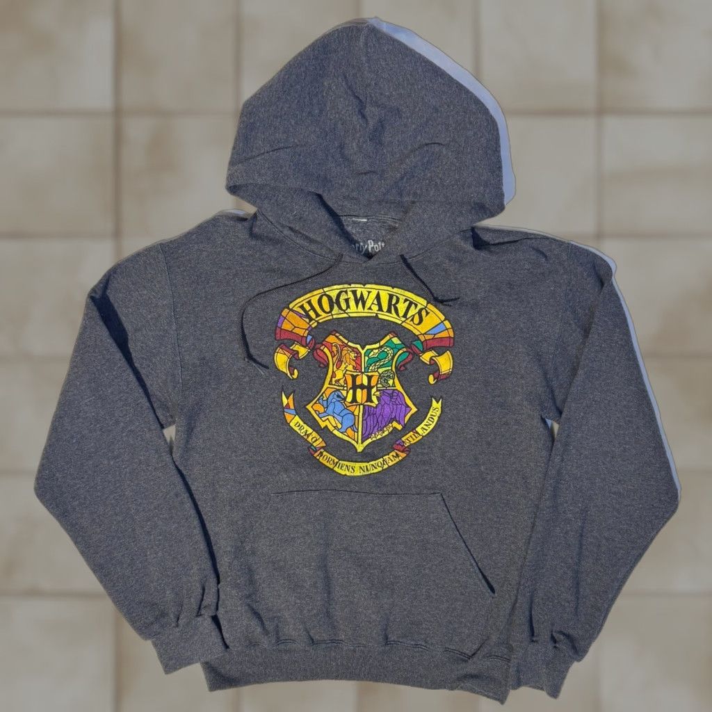 Vintage Harry Potter Hogwarts School Of Wizardry Crest Adult Gray Pull-Over Hoodie S Mens Hoodie Gray Nike Sportswear Pull-Over Hooded Size US S / EU 44-46 / 1 - 1 Thumbnail