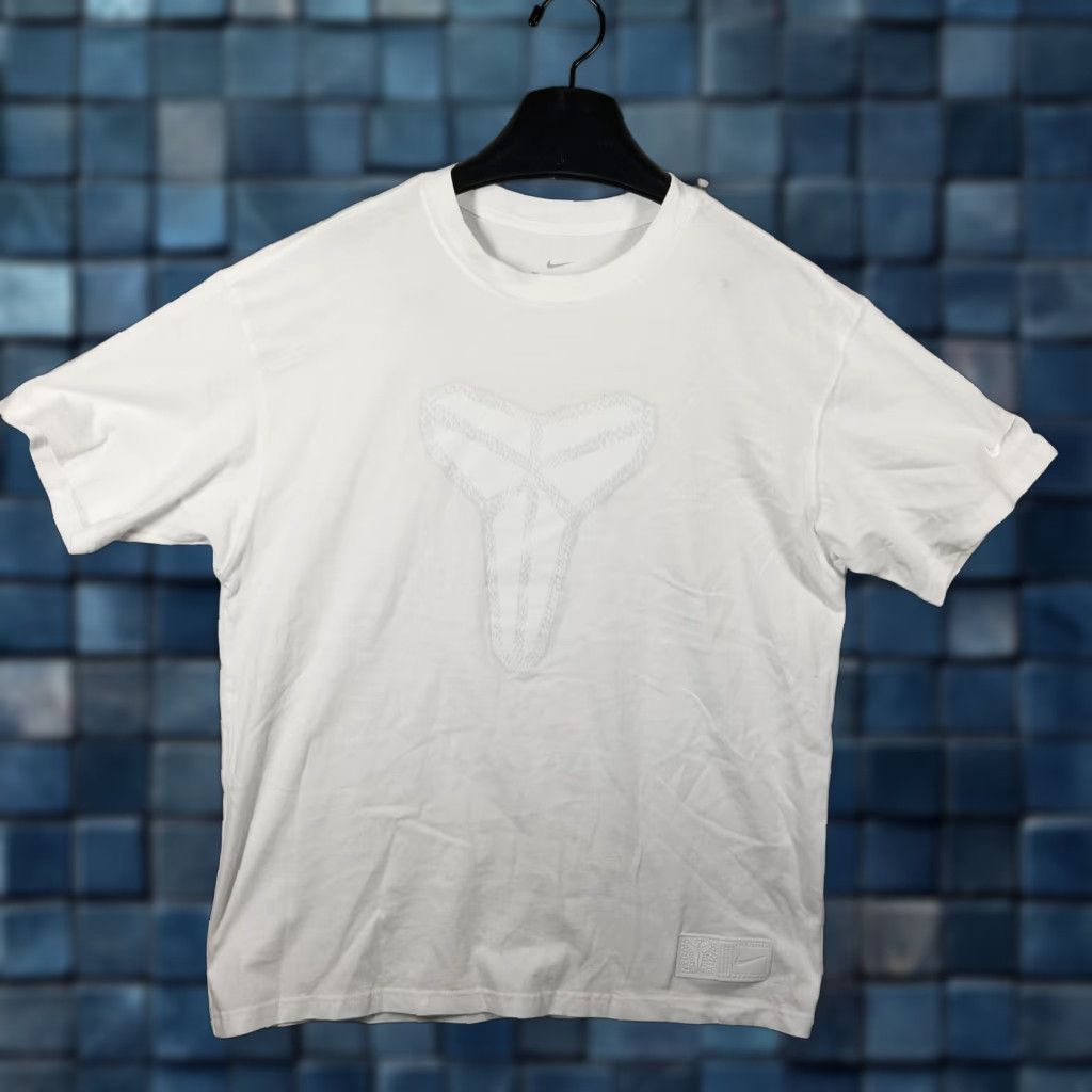Nike Nike Kobe Halo Max 90 T-Shirt Men's Medium White 90s Sports Celebration Limited Edition Size US M / EU 48-50 / 2 - 1 Thumbnail