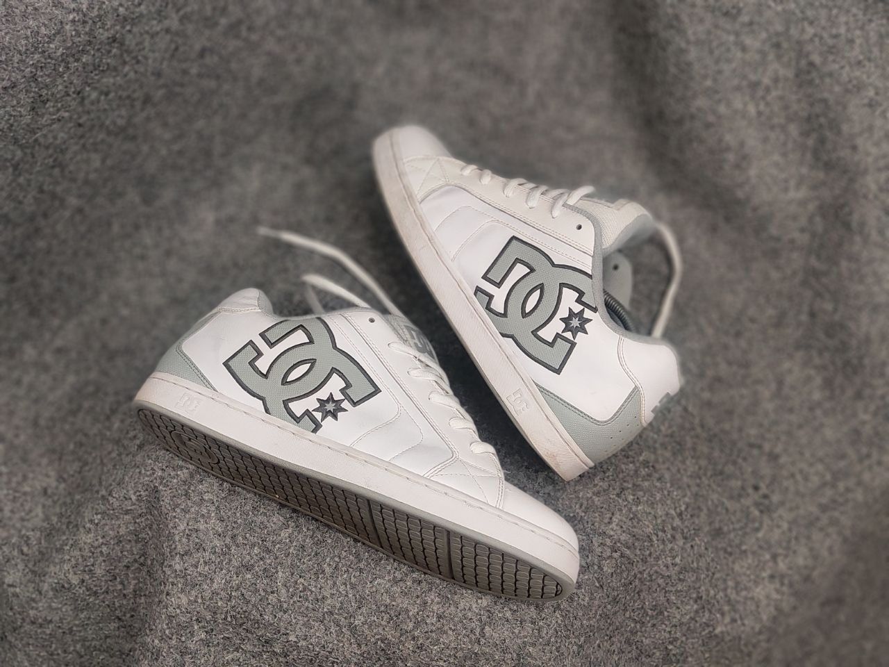 DC DC scarpe Net court graffik Oversized Sneakers Vintage Y2K Size US 13 / EU 46 - 3 Thumbnail