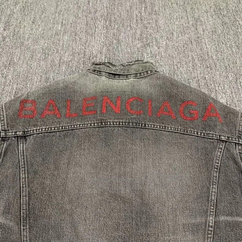 Balenciaga Balenciaga Back Logo Washed Denim Jacket. Size US XS / EU 42 / 0 - 7 Thumbnail
