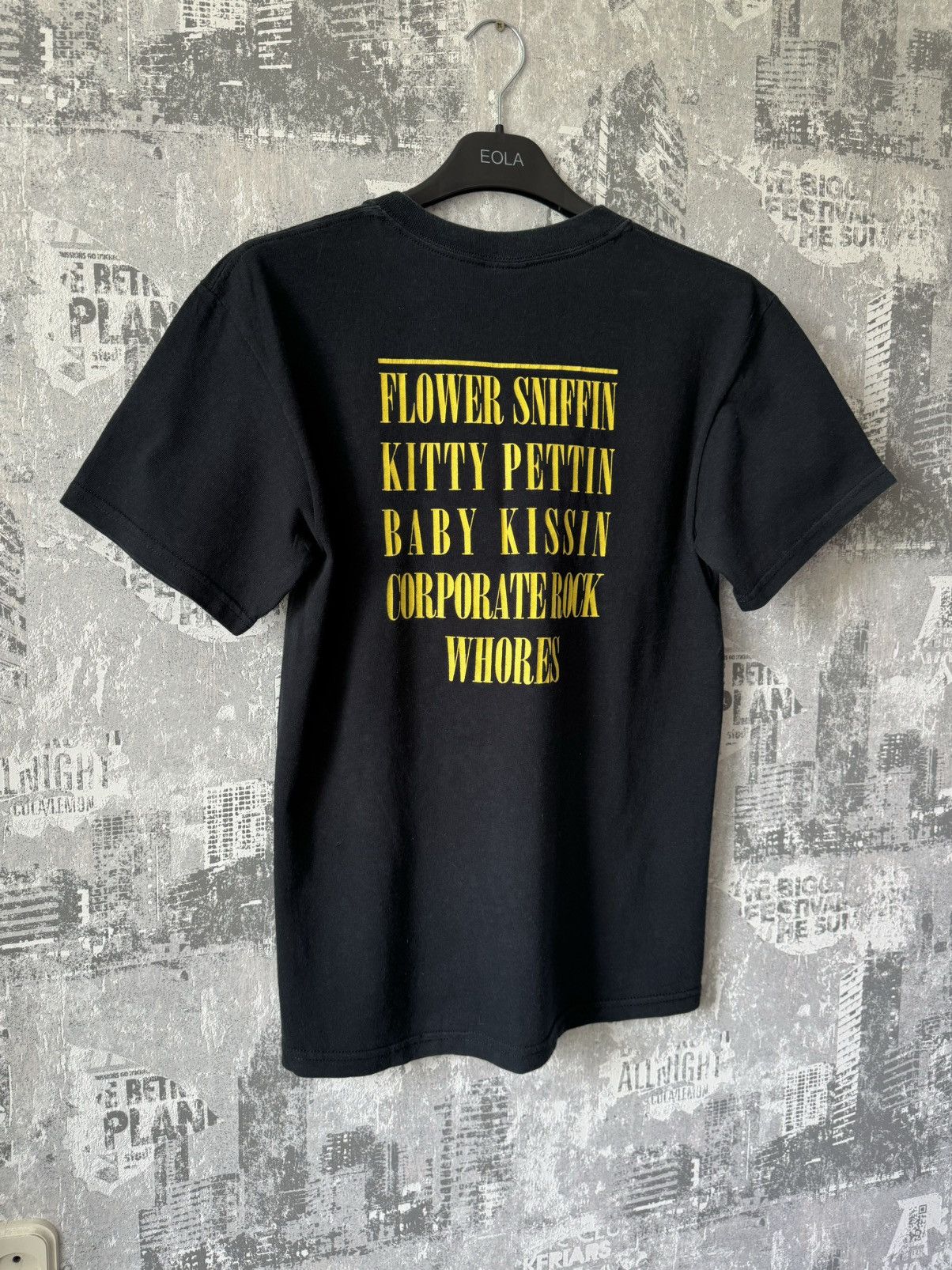 Vintage Vinatge Nirvana 1992 Rock T-Shirt Size US M / EU 48-50 / 2 - 3 Thumbnail