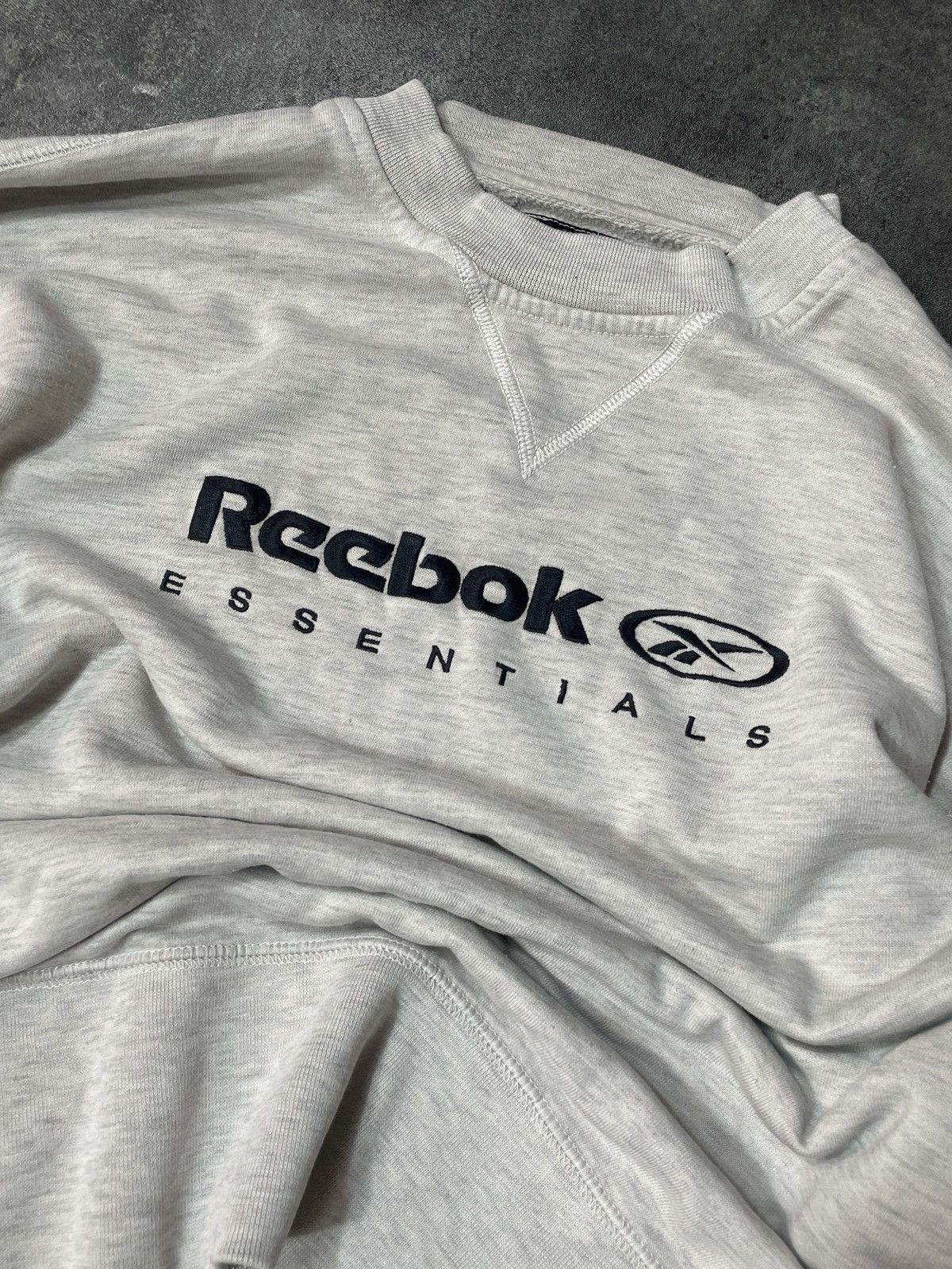 Reebok 🔥RARE🔥Reebok Vintage Y2K Sweatshirt Crewneck Rare Boxy Fit Size US XS / EU 42 / 0 - 2 Thumbnail