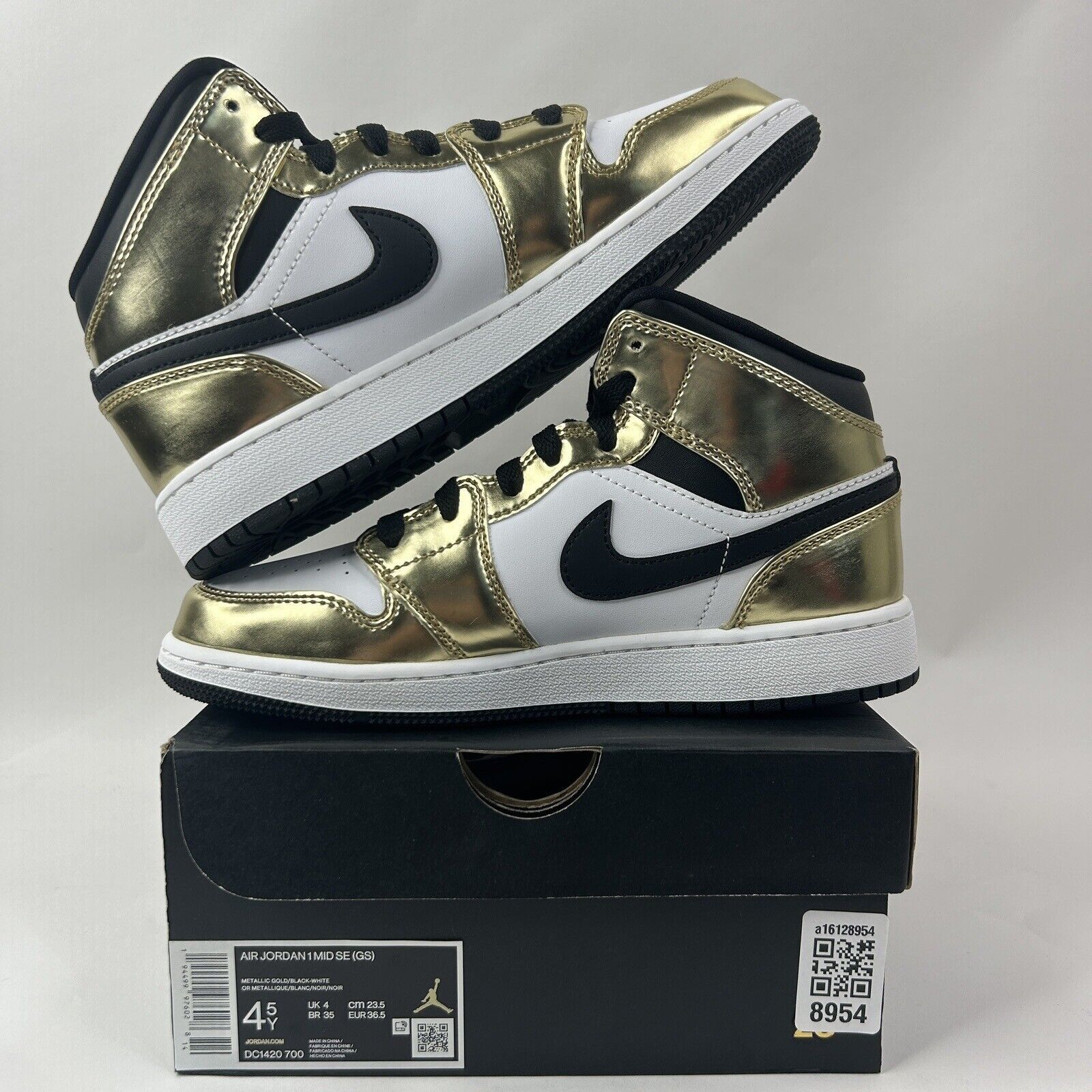 Nike Nike Air Jordan 1 Retro Mid SE “Metallic Gold” 2024 Size US 6 / IT 36 - 3 Thumbnail