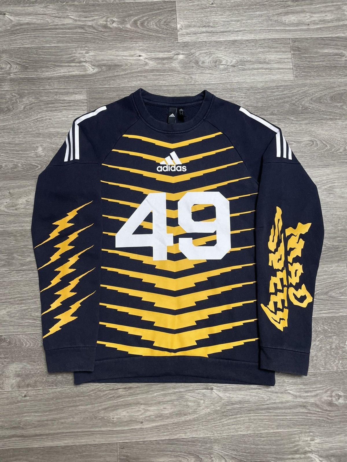 Adidas Adidas Mad Speed Graphic Print Sweatshirt Y2K Size US S / EU 44-46 / 1 - 1 Thumbnail